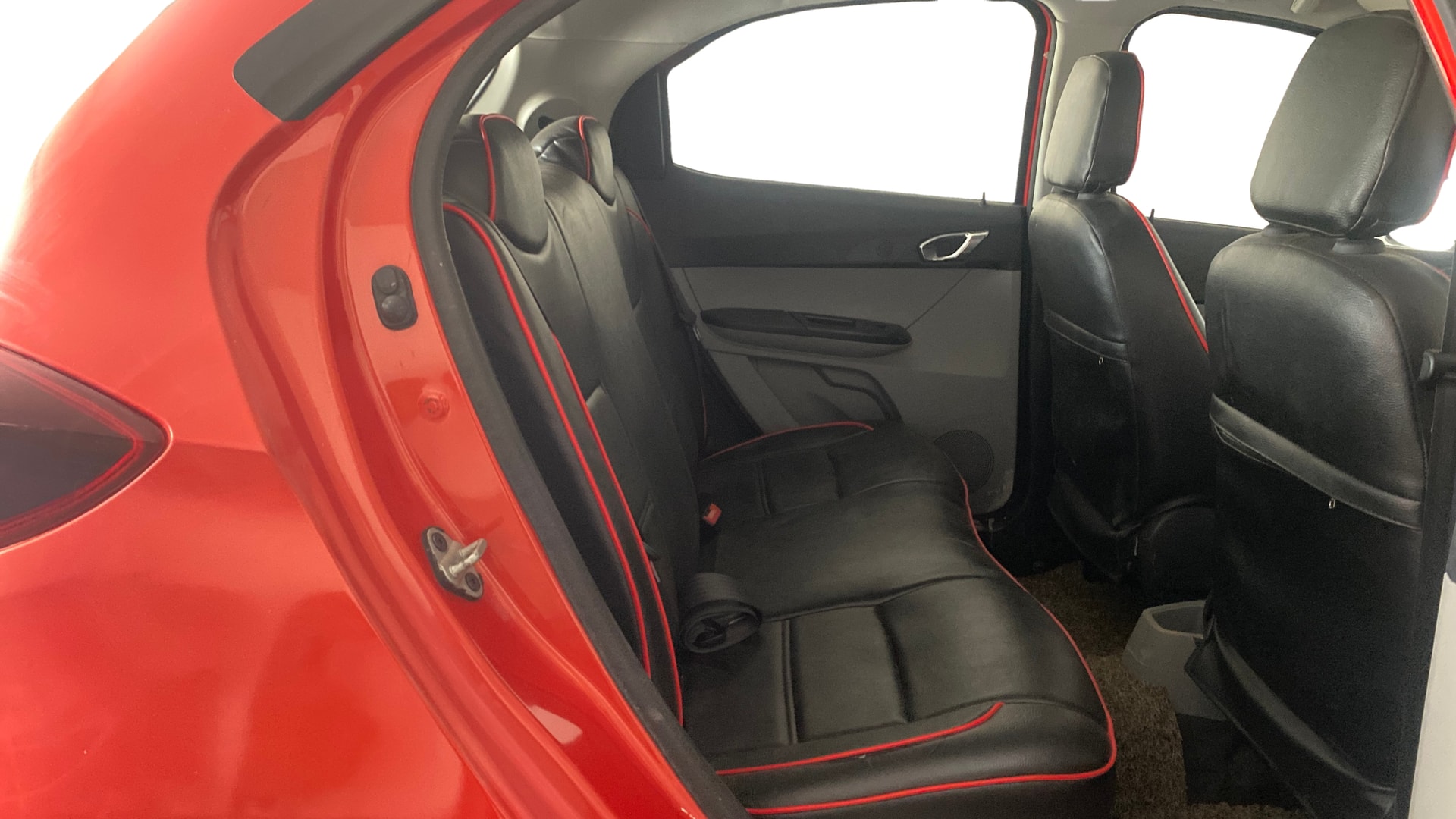 View 2020 Tata Tiago Revotorq XB Image 30 Used 2020 Tata Tiago Revotorq XB Image 30