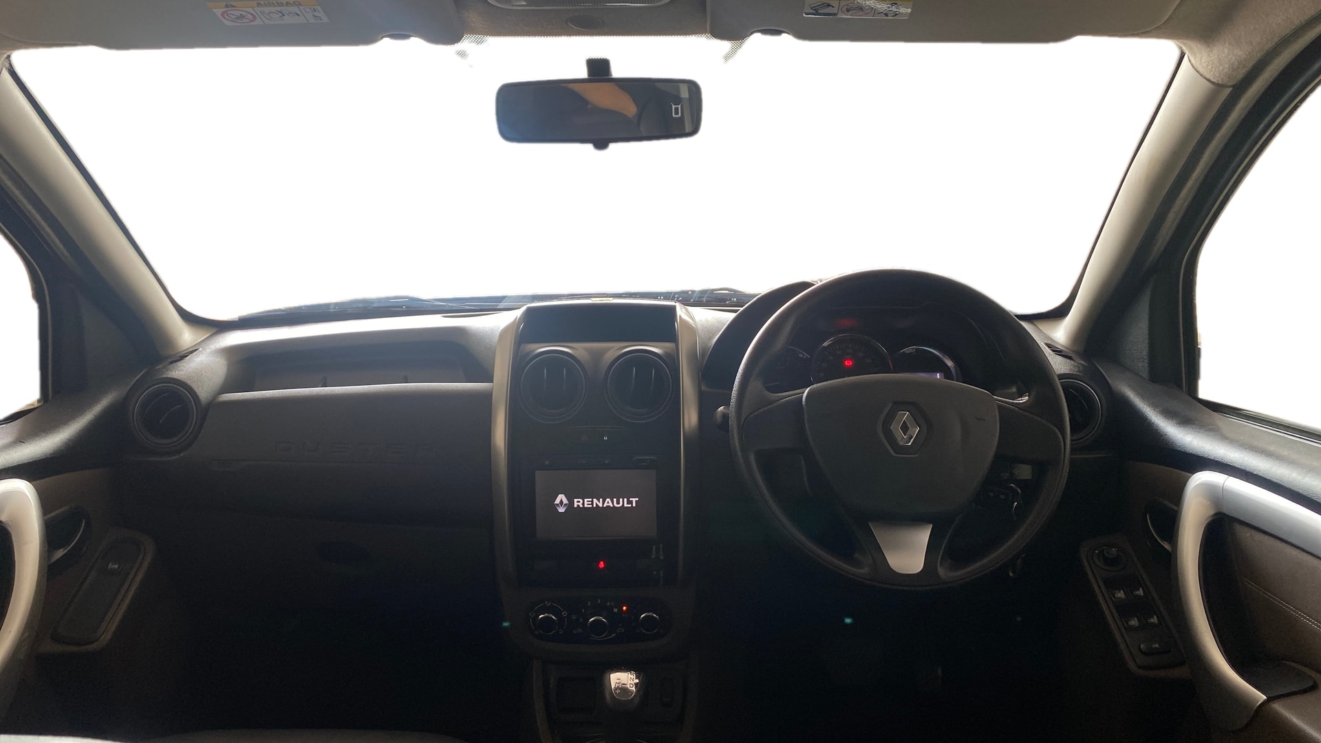 View 2019 Renault Duster Diesel 110PS RXZ AMT Image 15 Used 2019 Renault Duster Diesel 110PS RXZ AMT Image 15