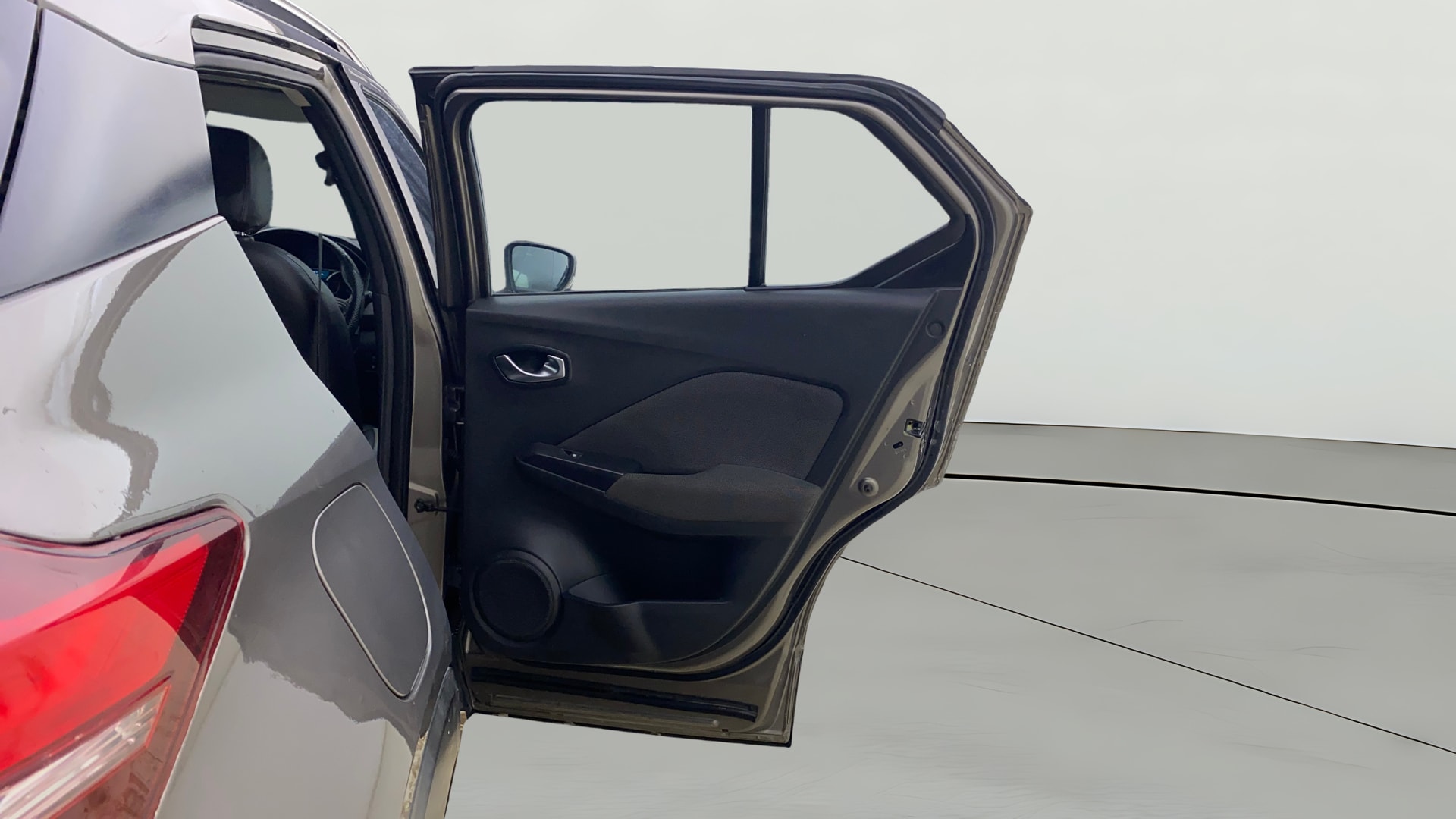 View 2021 Nissan Kicks 1.3 Turbo XV CVT Image 7 Used 2021 Nissan Kicks 1.3 Turbo XV CVT Image 7