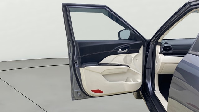 View Mahindra XUV 3XO Image 39 Used Mahindra XUV 3XO Image 39