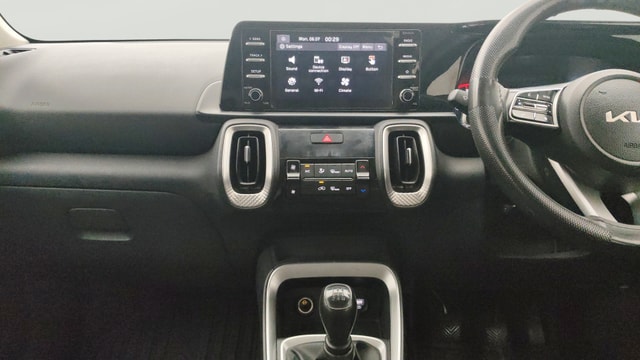 View Kia Sonet Image 18 Used Kia Sonet Image 18