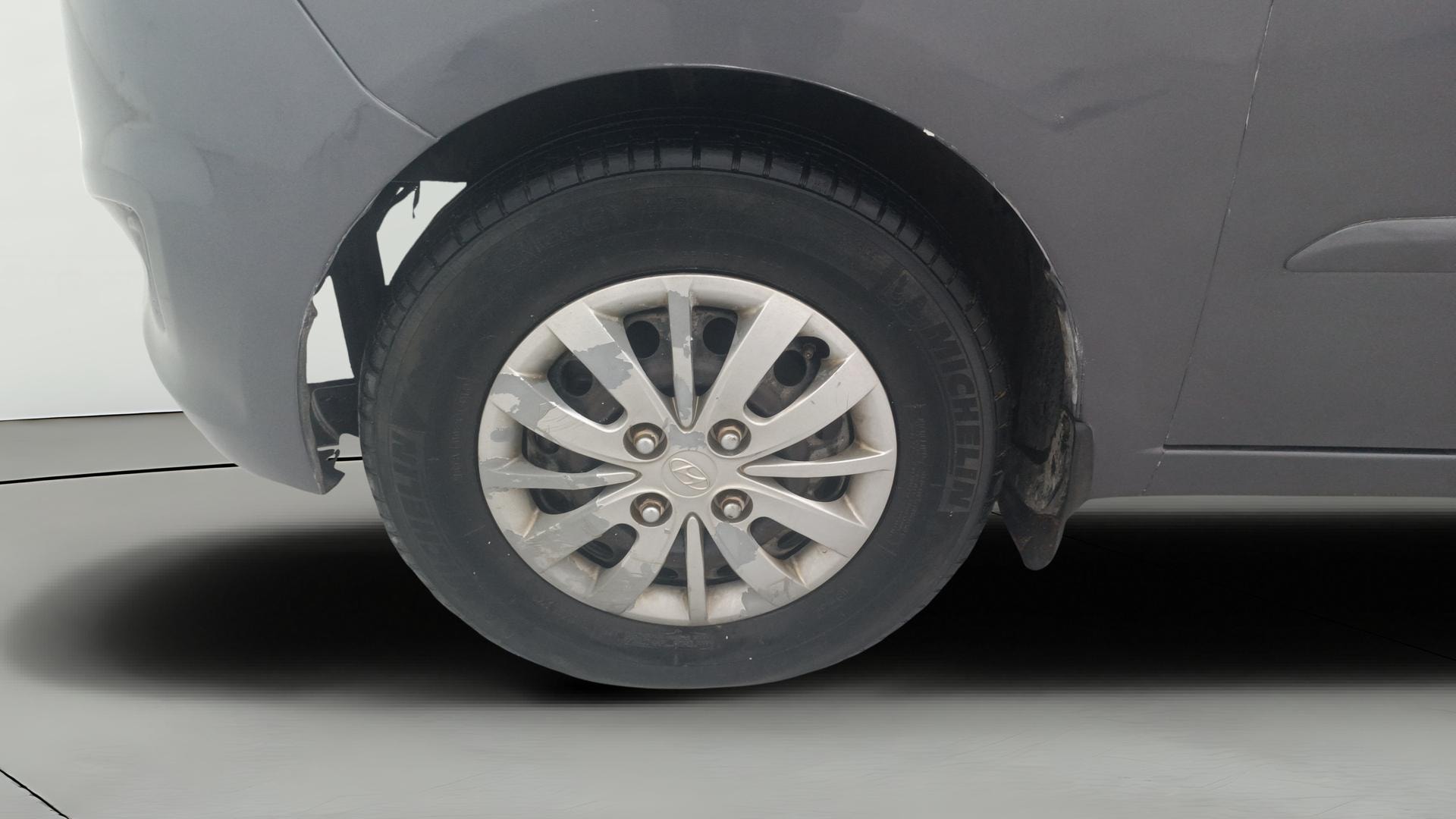 View 2013 Hyundai i10 1.2 Sportz MT Image 27 Used 2013 Hyundai i10 1.2 Sportz MT Image 27