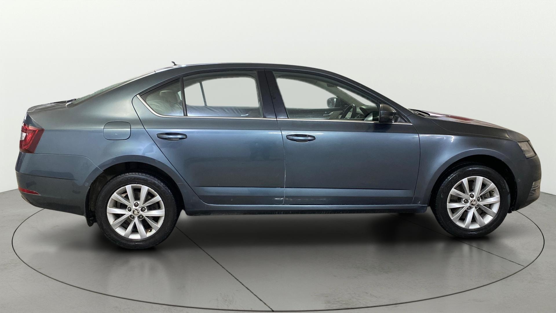 View 2018 Skoda Octavia 1.8 Style Plus TSI AT Image 9 Used 2018 Skoda Octavia 1.8 Style Plus TSI AT Image 9
