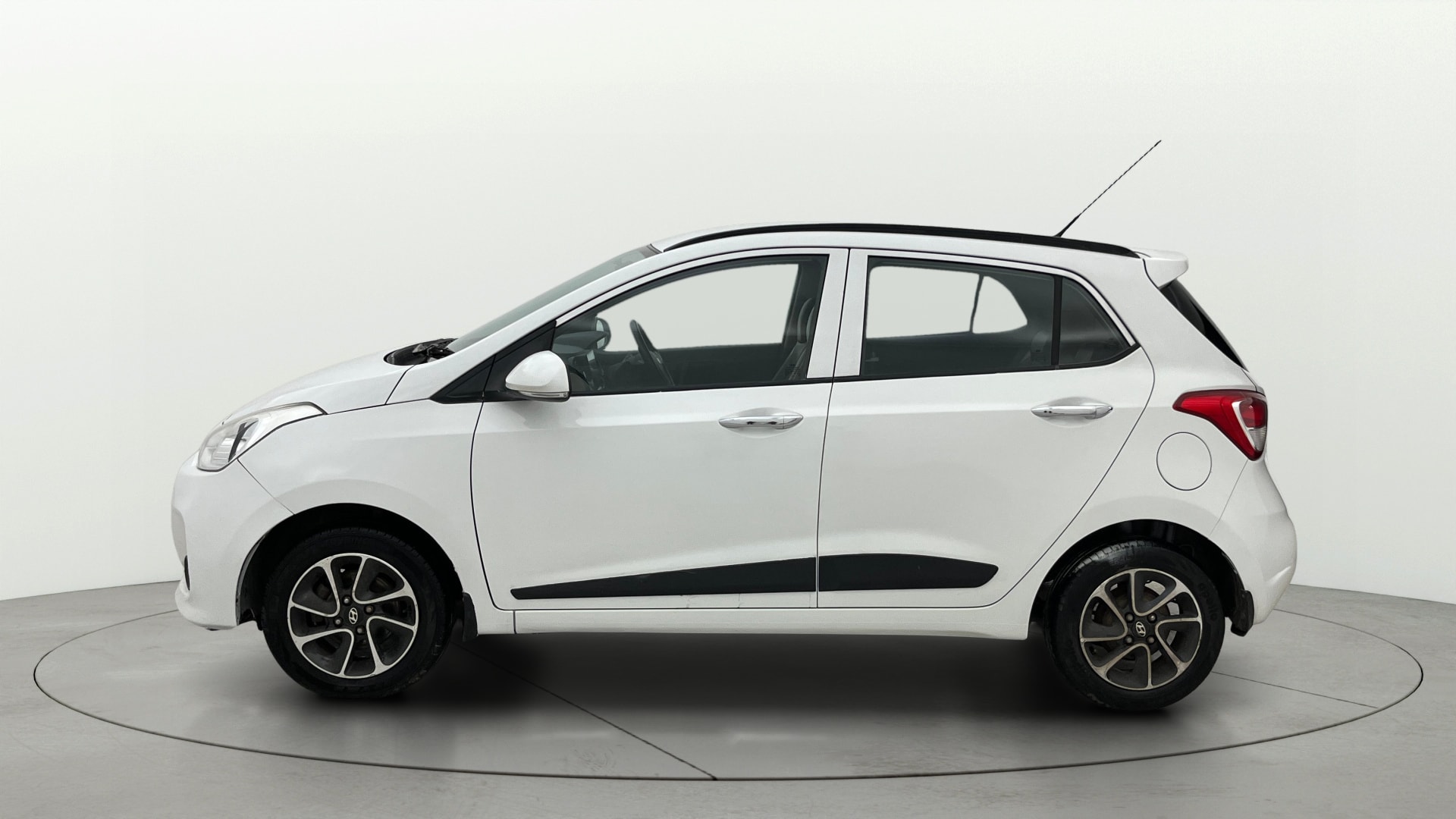 View 2017 Hyundai Grand i10 1.2 Asta Diesel Image 26 Used 2017 Hyundai Grand i10 1.2 Asta Diesel Image 26
