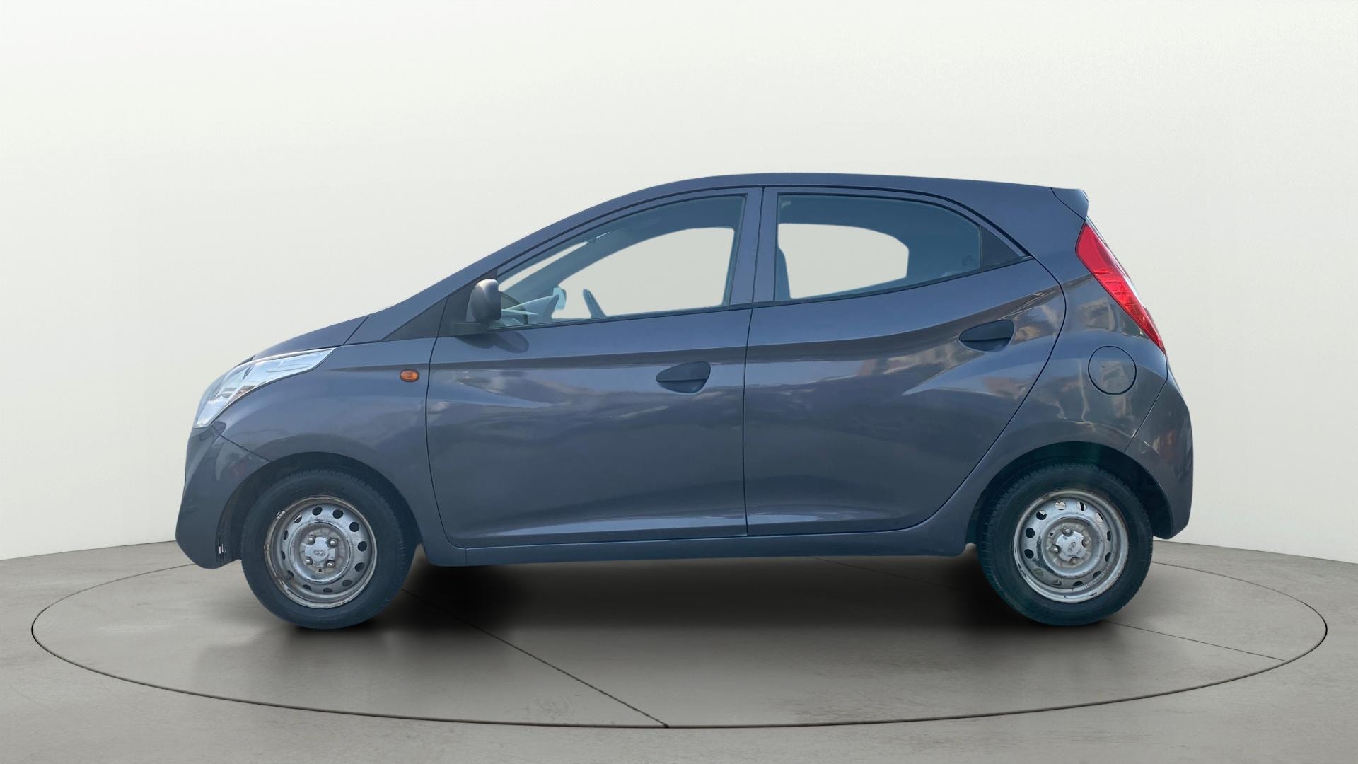 View 2017 Hyundai EON Era Plus Image 5 Used 2017 Hyundai EON Era Plus Image 5