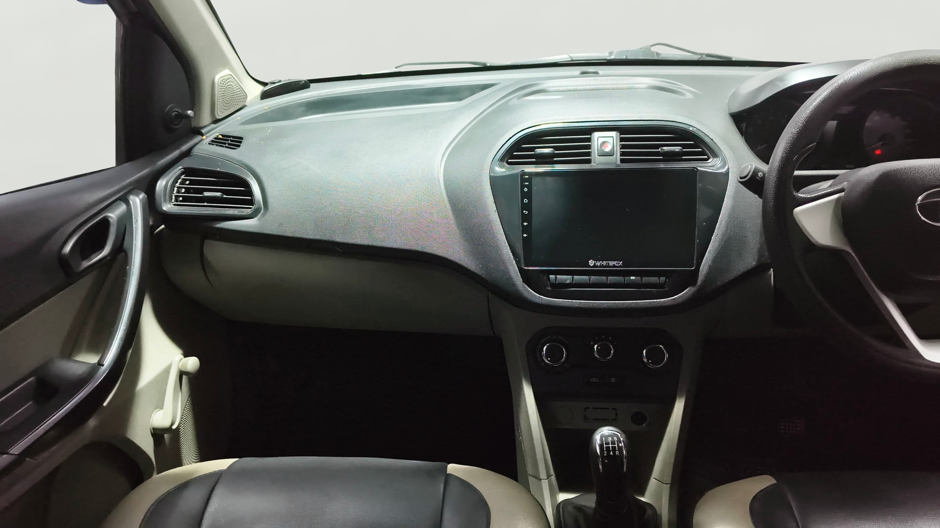 View 2018 Tata Tiago Revotorq XB Image 17 Used 2018 Tata Tiago Revotorq XB Image 17
