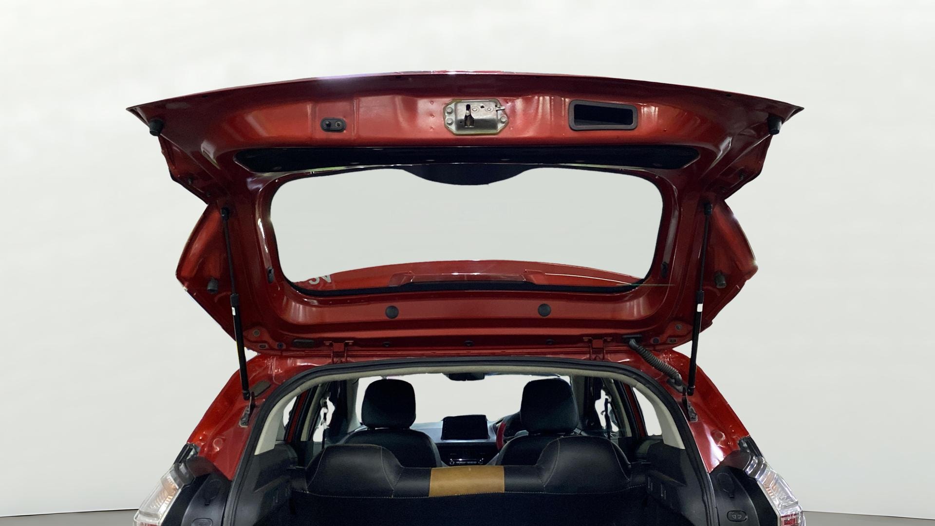 View 2018 Tata Nexon Revotorq XM Image 30 Used 2018 Tata Nexon Revotorq XM Image 30