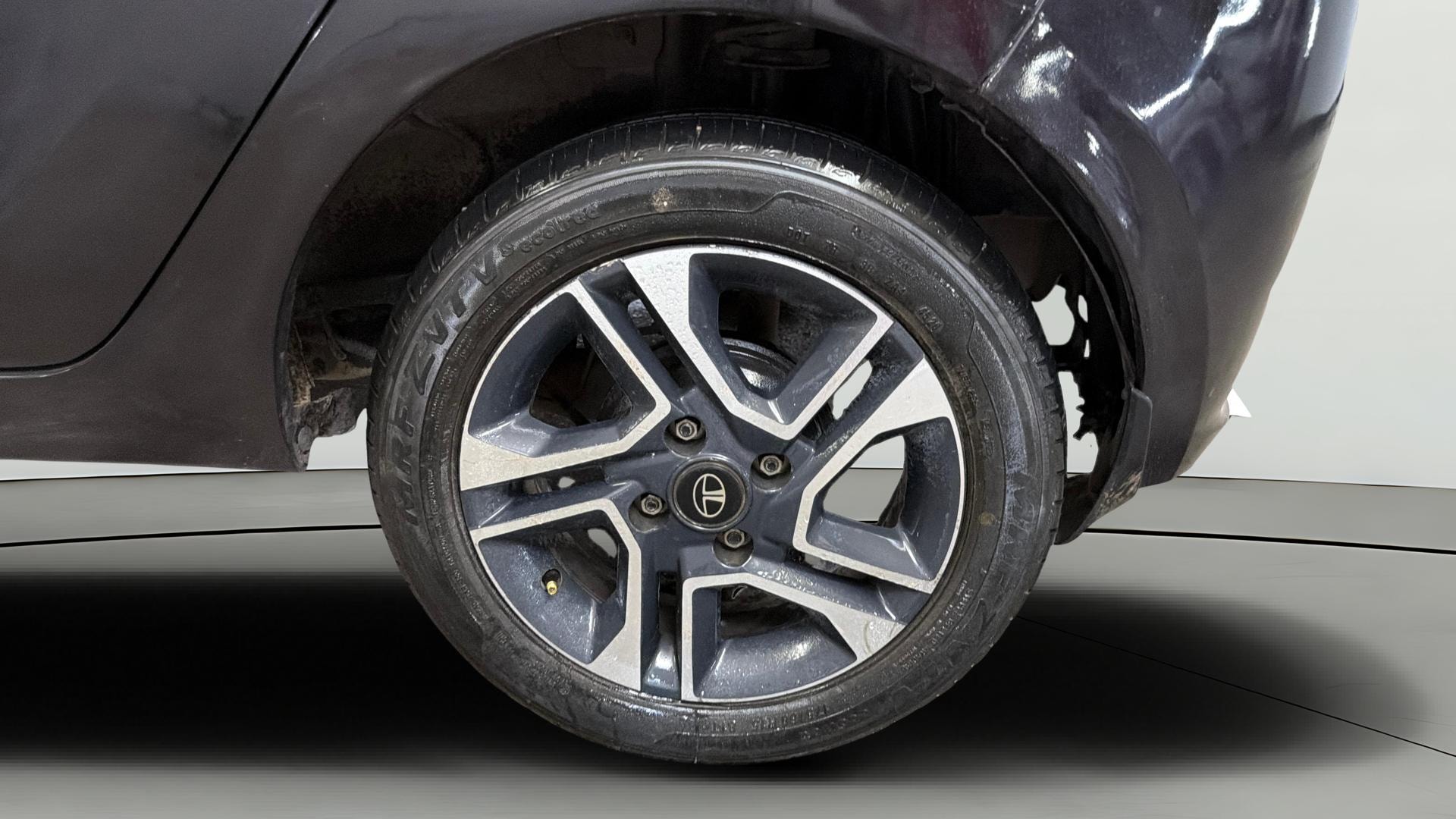View 2023 Tata Tiago Revotorq XB Image 11 Used 2023 Tata Tiago Revotorq XB Image 11