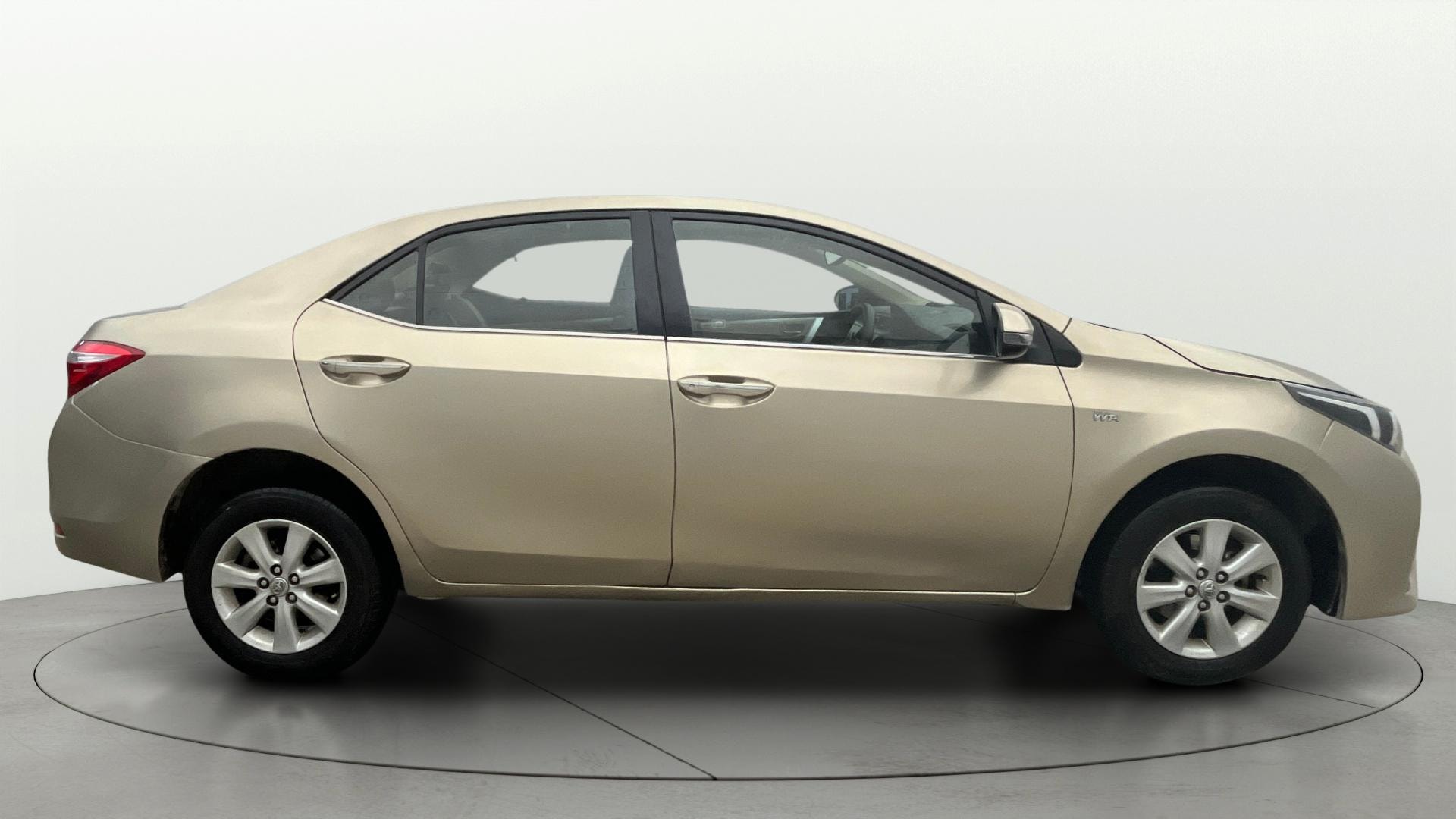 View 2015 Toyota Corolla Altis 1.8 G CVT Image 8 Used 2015 Toyota Corolla Altis 1.8 G CVT Image 8