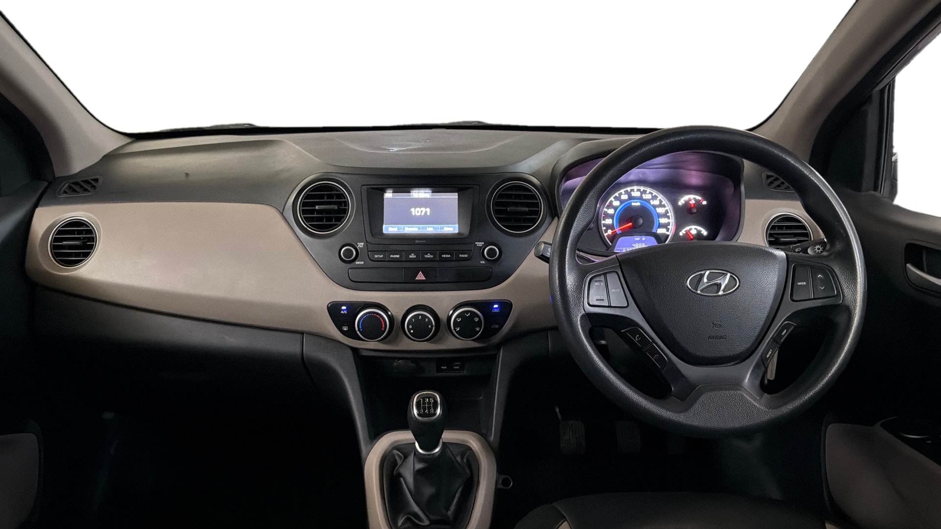 View 2017 Hyundai Grand i10 Sportz 1.2 Kappa Image 15 Used 2017 Hyundai Grand i10 Sportz 1.2 Kappa Image 15