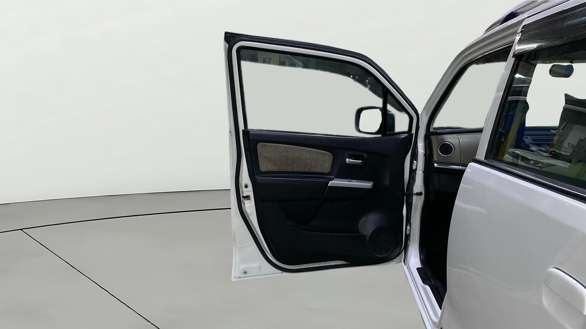 View 2015 Maruti Suzuki 1000 Base Variant Image 30 Used 2015 Maruti Suzuki 1000 Base Variant Image 30