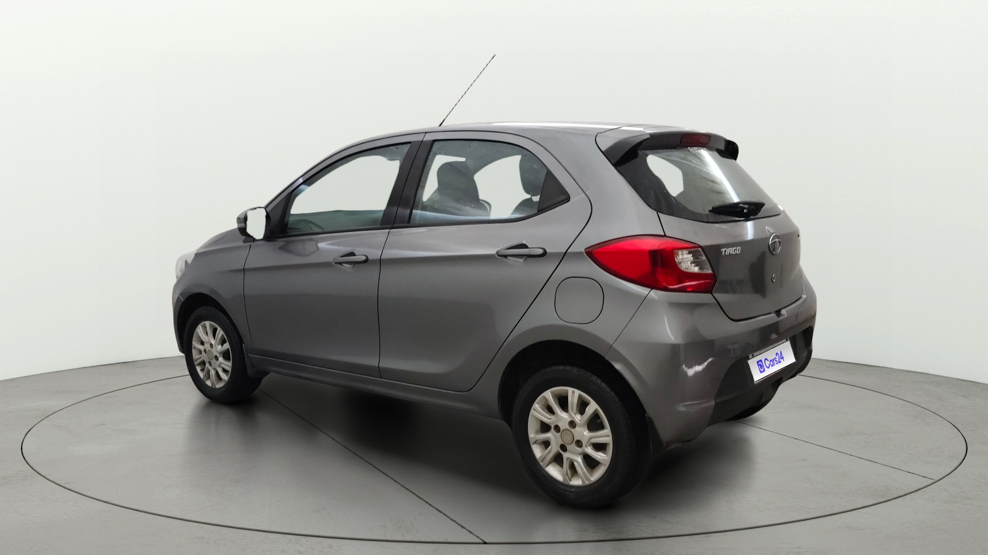 View 2018 Tata Tiago Revotorq XB Image 2 Used 2018 Tata Tiago Revotorq XB Image 2