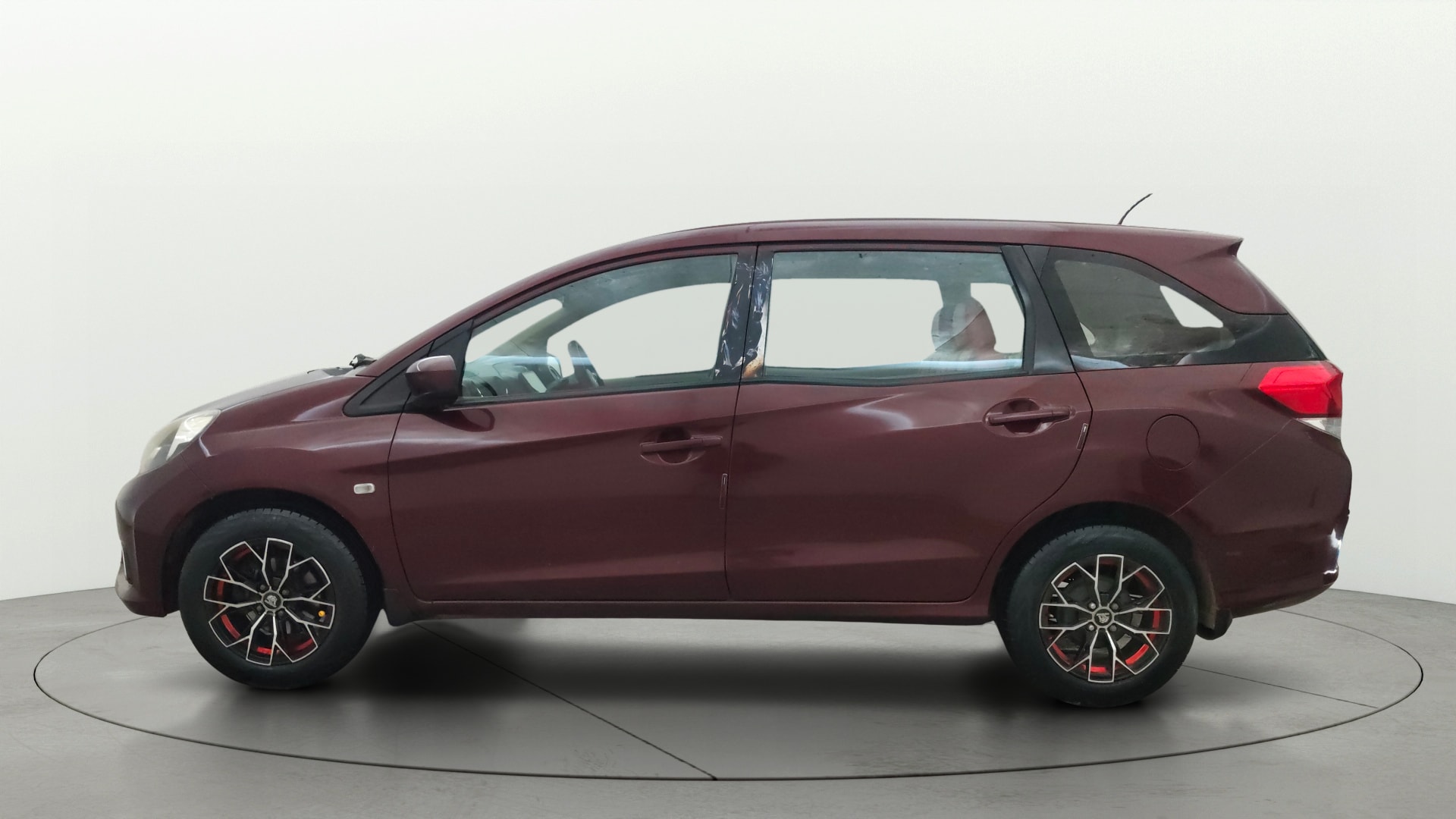 View 2015 Honda Mobilio E Diesel Image 5 Used 2015 Honda Mobilio E Diesel Image 5