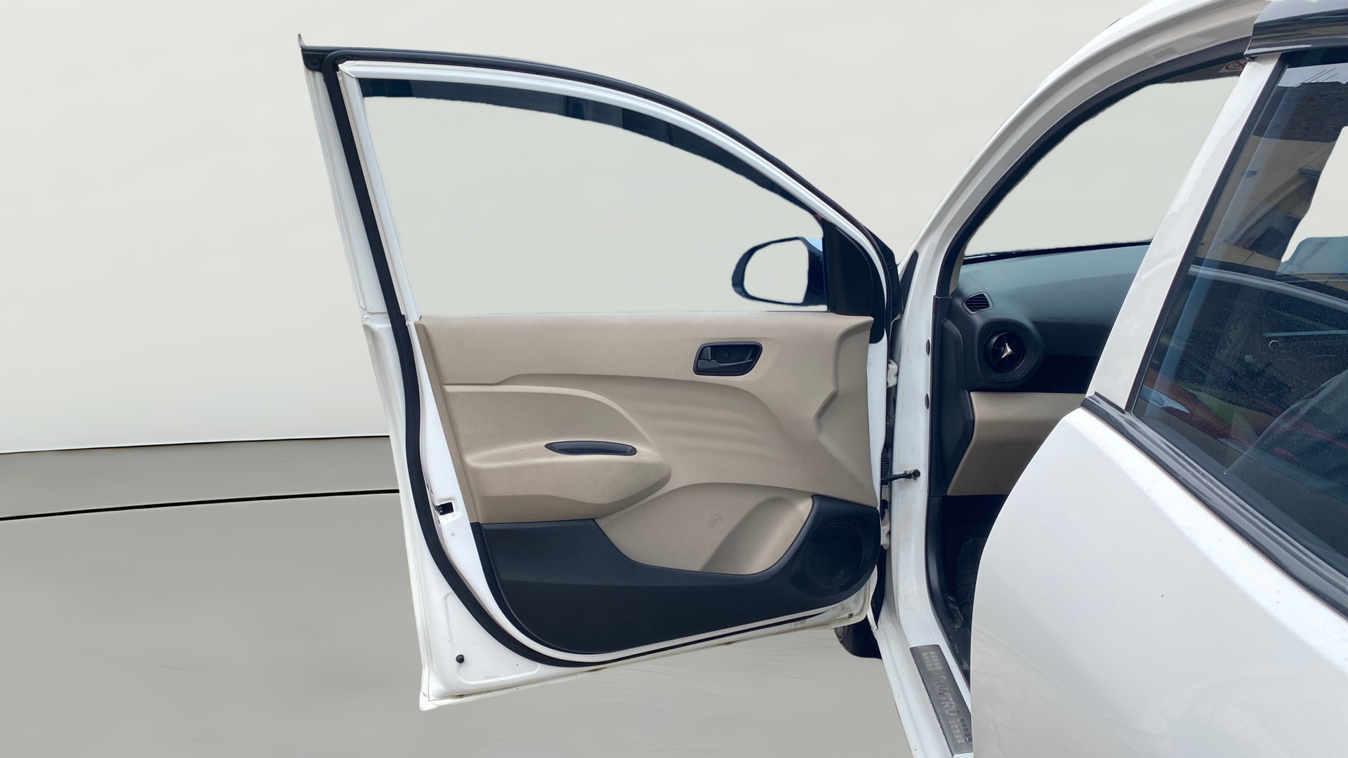 View 2022 Hyundai New Santro D-Lite Petrol Image 30 Used 2022 Hyundai New Santro D-Lite Petrol Image 30
