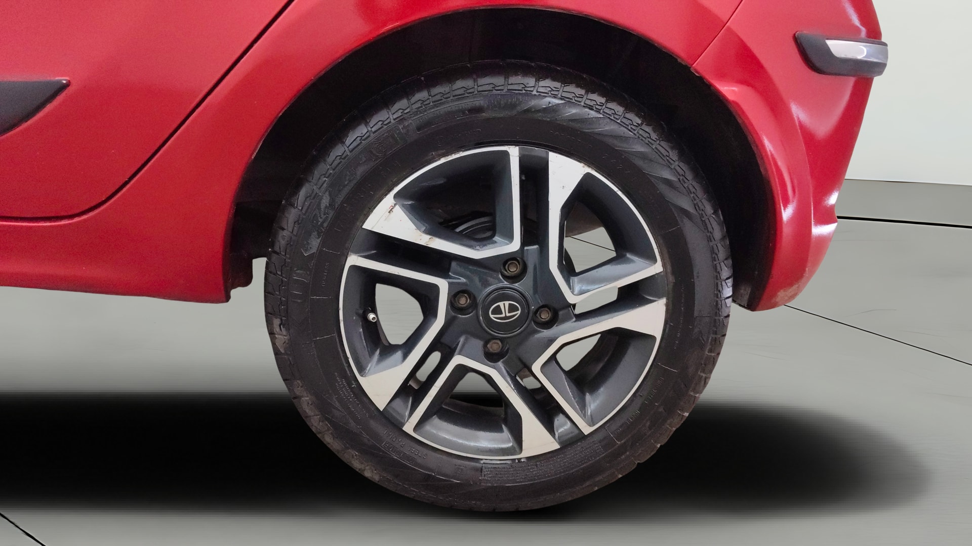 View 2019 Tata Tiago Revotorq XB Image 11 Used 2019 Tata Tiago Revotorq XB Image 11