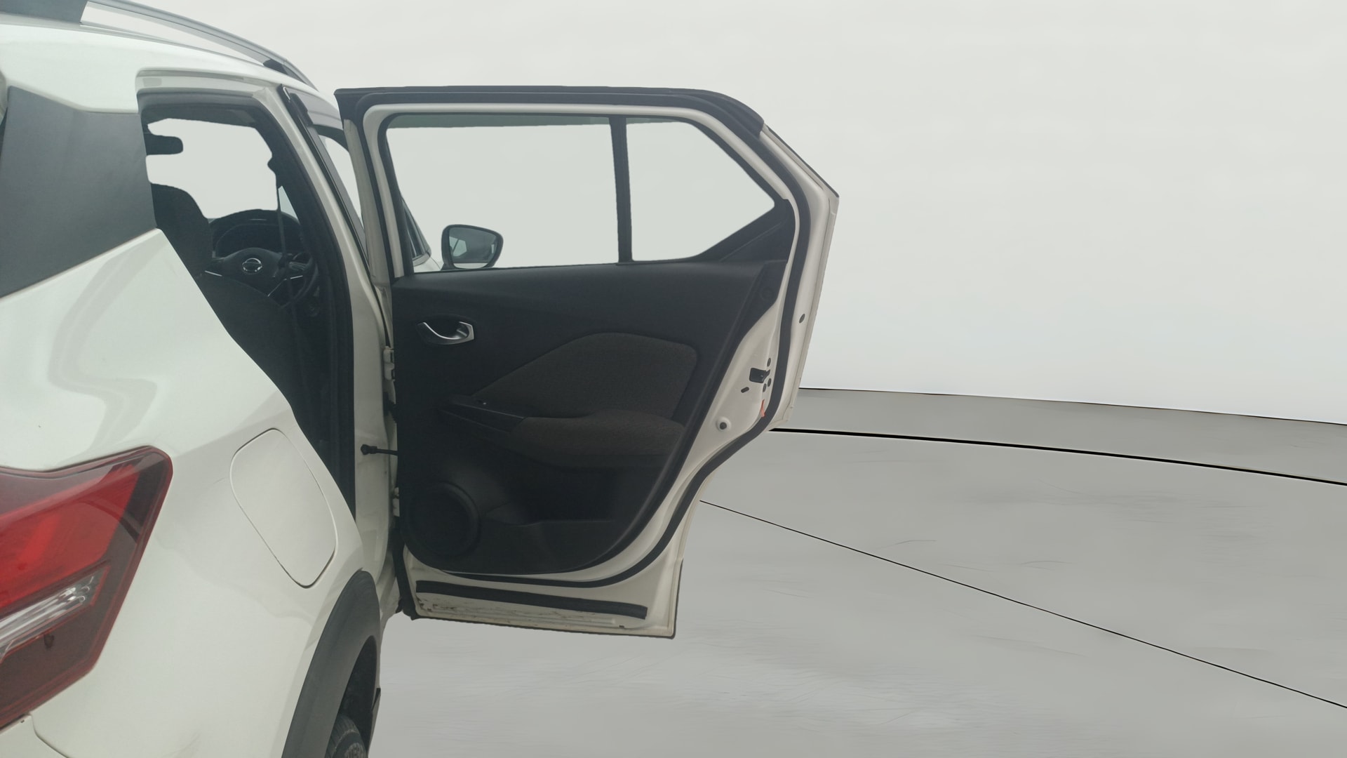 View 2022 Nissan Kicks 1.3 Turbo XV Image 5 Used 2022 Nissan Kicks 1.3 Turbo XV Image 5