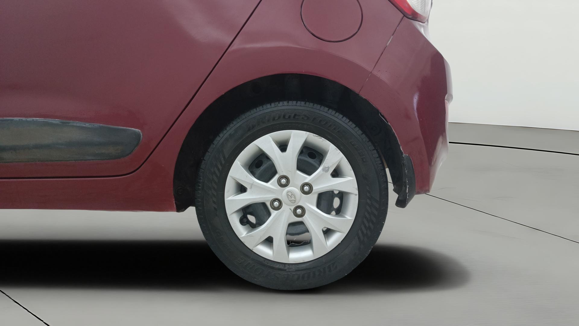 View 2014 Hyundai Grand i10 1.2 Sportz AT Petrol Image 11 Used 2014 Hyundai Grand i10 1.2 Sportz AT Petrol Image 11