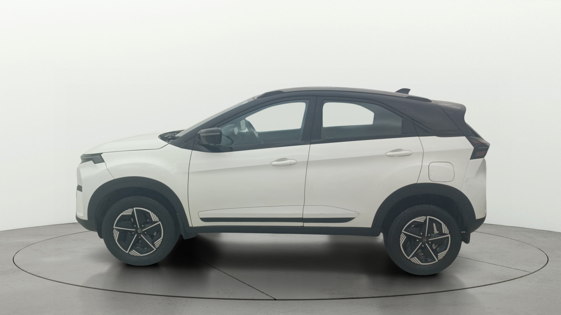 View 2023 Tata Nexon Revotron XE Image 26 Used 2023 Tata Nexon Revotron XE Image 26