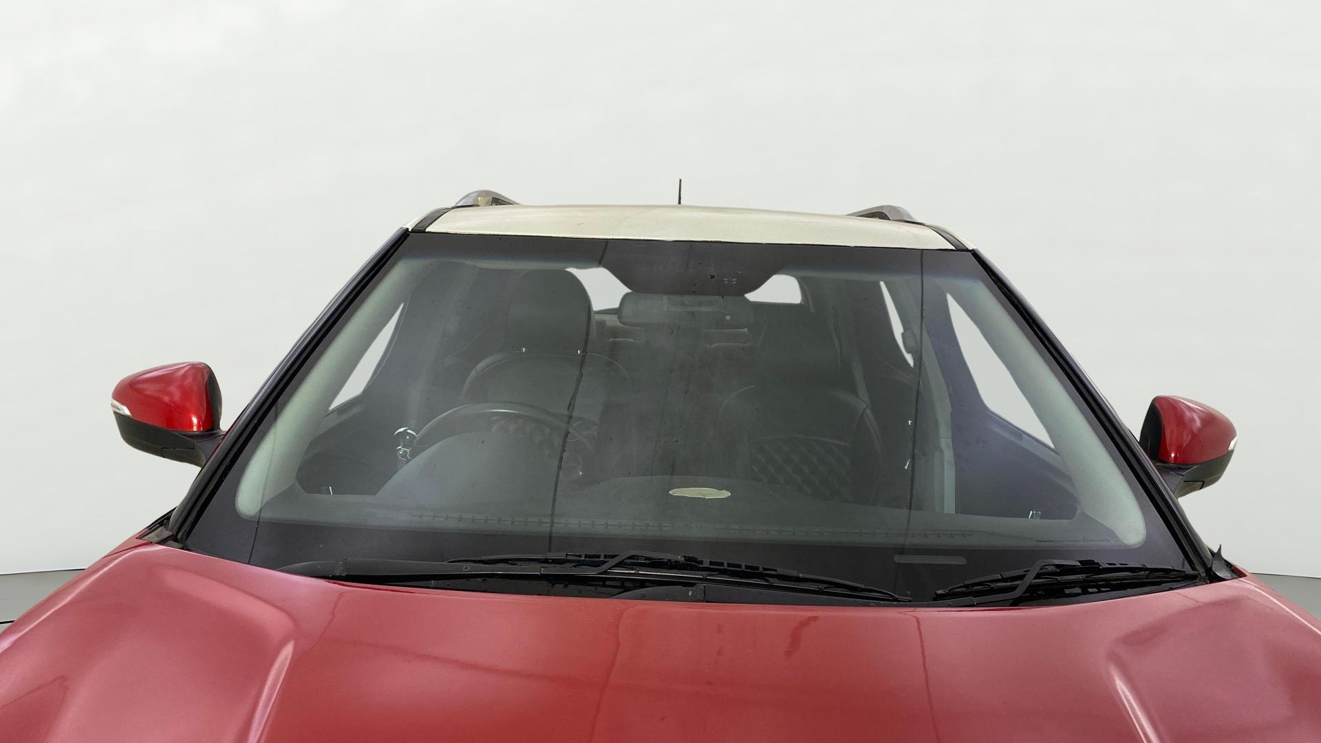 View 2019 Mahindra XUV300 W4 Petrol BS IV Image 31 Used 2019 Mahindra XUV300 W4 Petrol BS IV Image 31