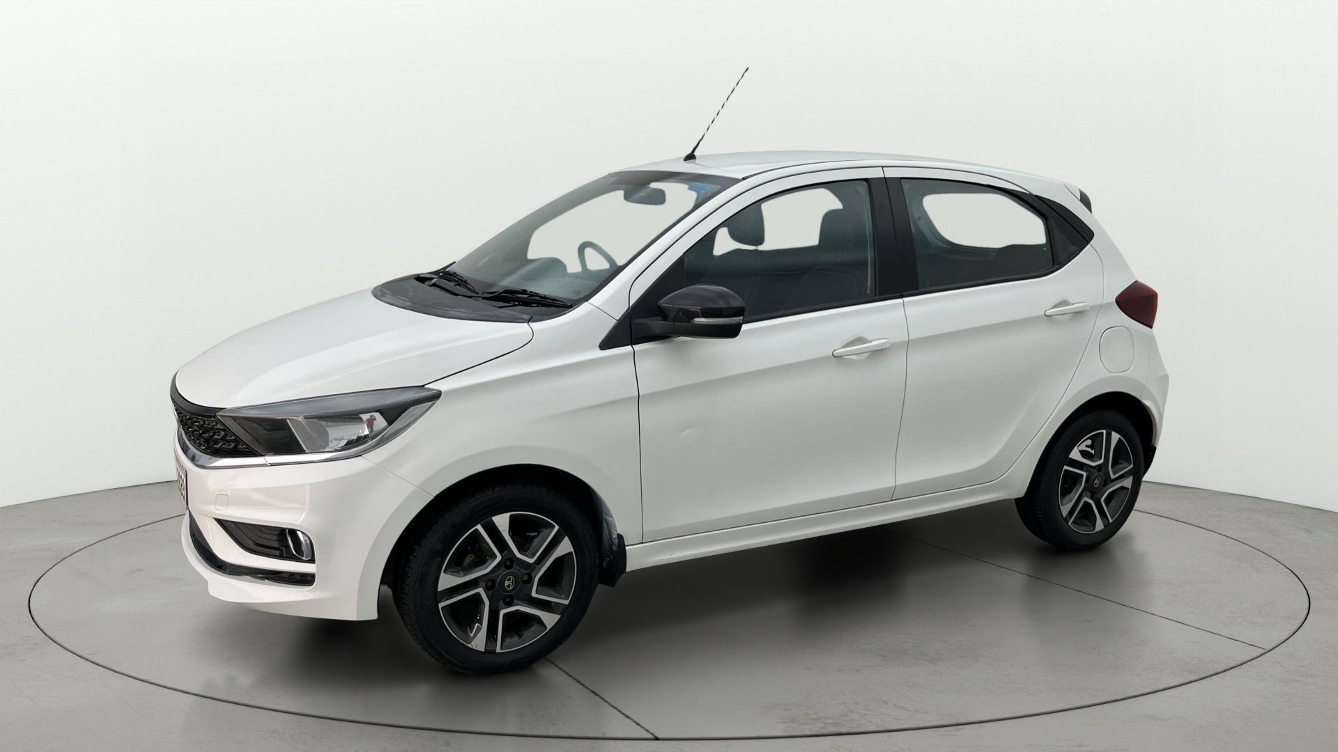 View 2020 Tata Tiago Revotorq XB Image 35 Used 2020 Tata Tiago Revotorq XB Image 35