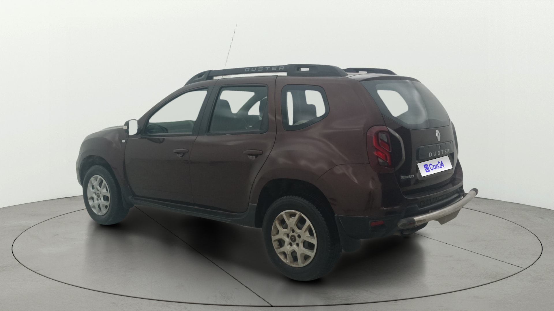View 2019 Renault Duster 85 PS RXS 4X2 MT Image 2 Used 2019 Renault Duster 85 PS RXS 4X2 MT Image 2