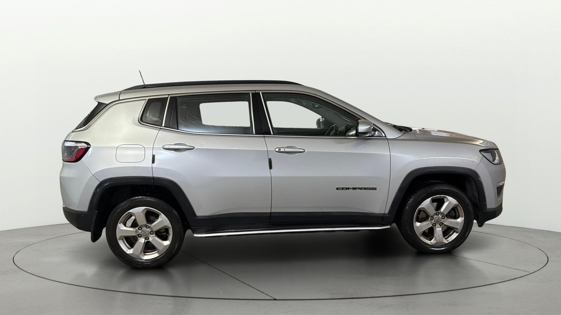 View 2019 Jeep Compass Limited 1.4 Multi AIR Petrol DDCT AT BS IV Image 8 Used 2019 Jeep Compass Limited 1.4 Multi AIR Petrol DDCT AT BS IV Image 8