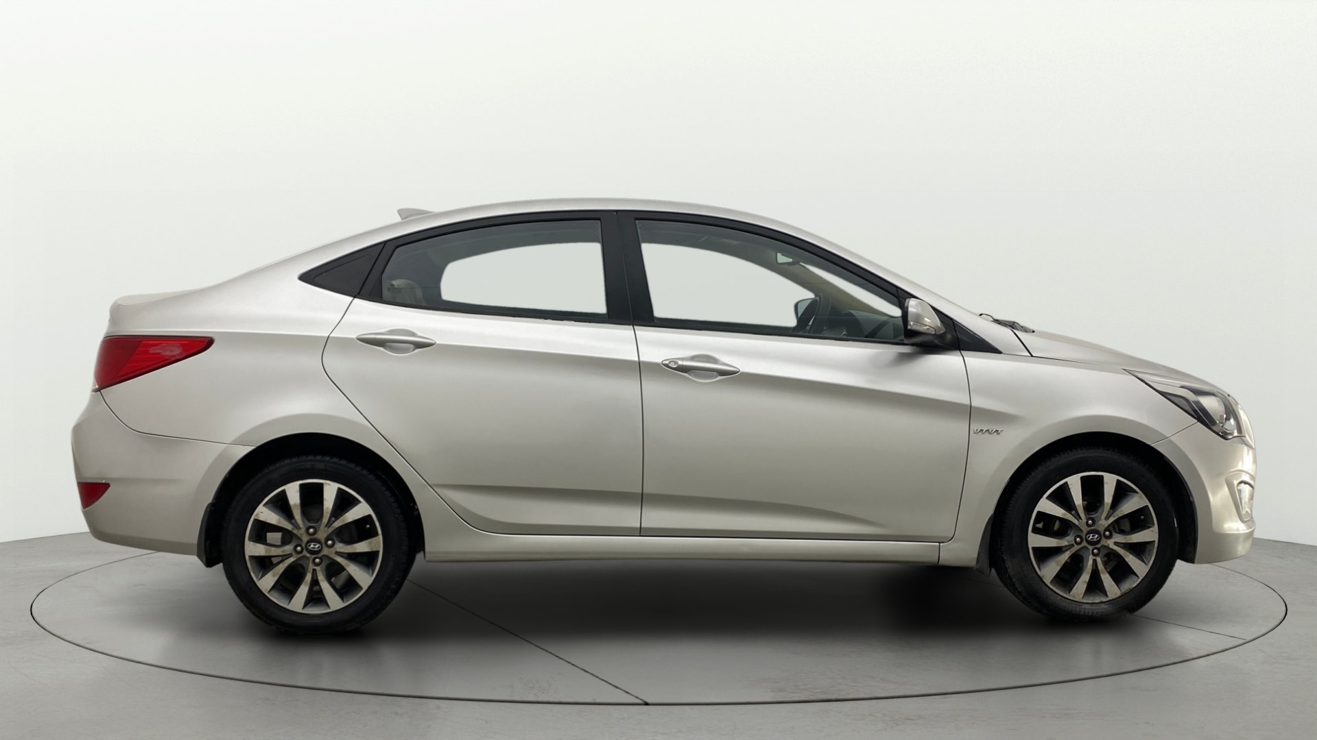 View 2016 Hyundai Verna 1.6 VTVT SX Image 8 Used 2016 Hyundai Verna 1.6 VTVT SX Image 8