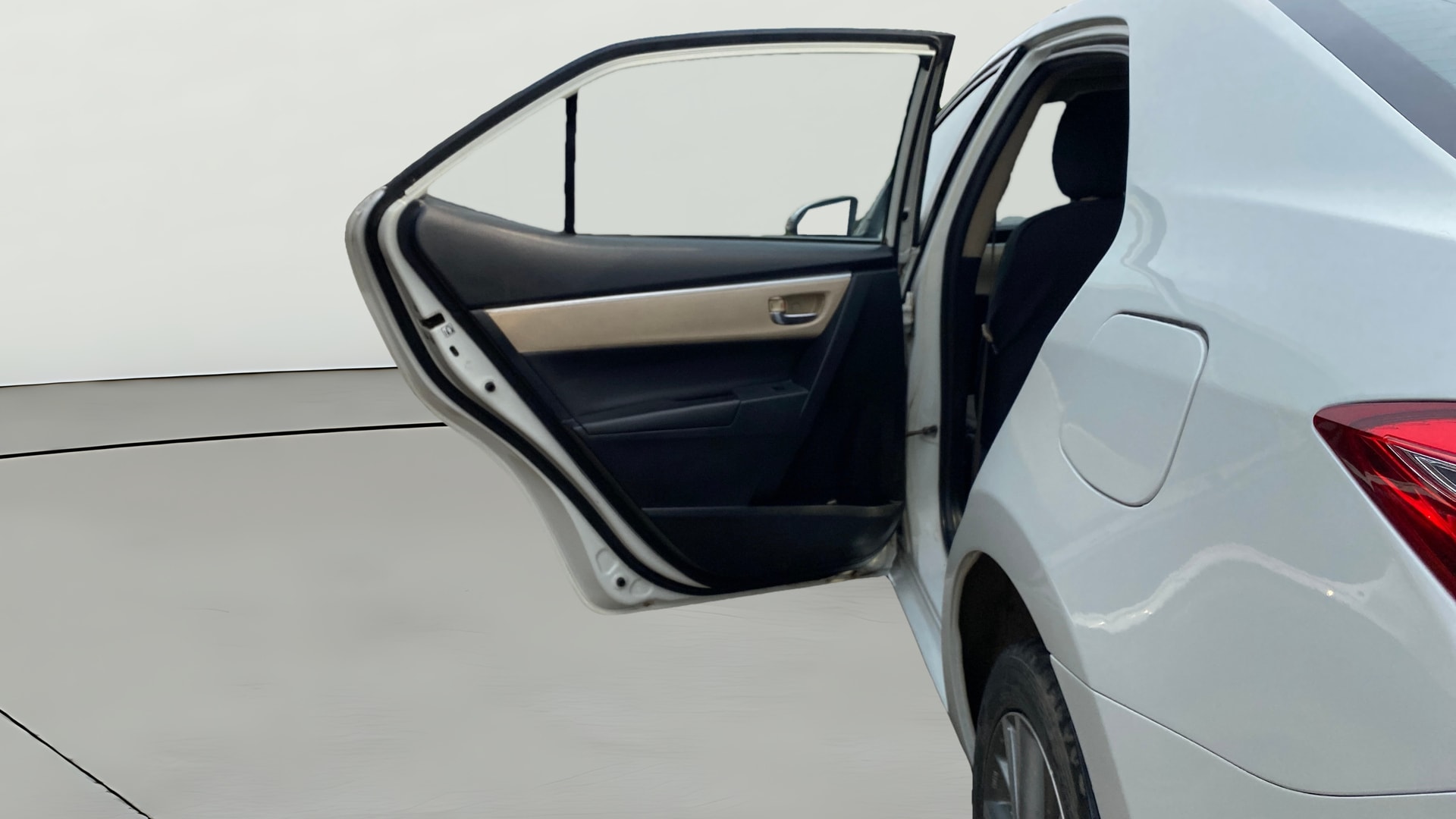 View 2015 Toyota Corolla Altis Diesel GL Image 23 Used 2015 Toyota Corolla Altis Diesel GL Image 23