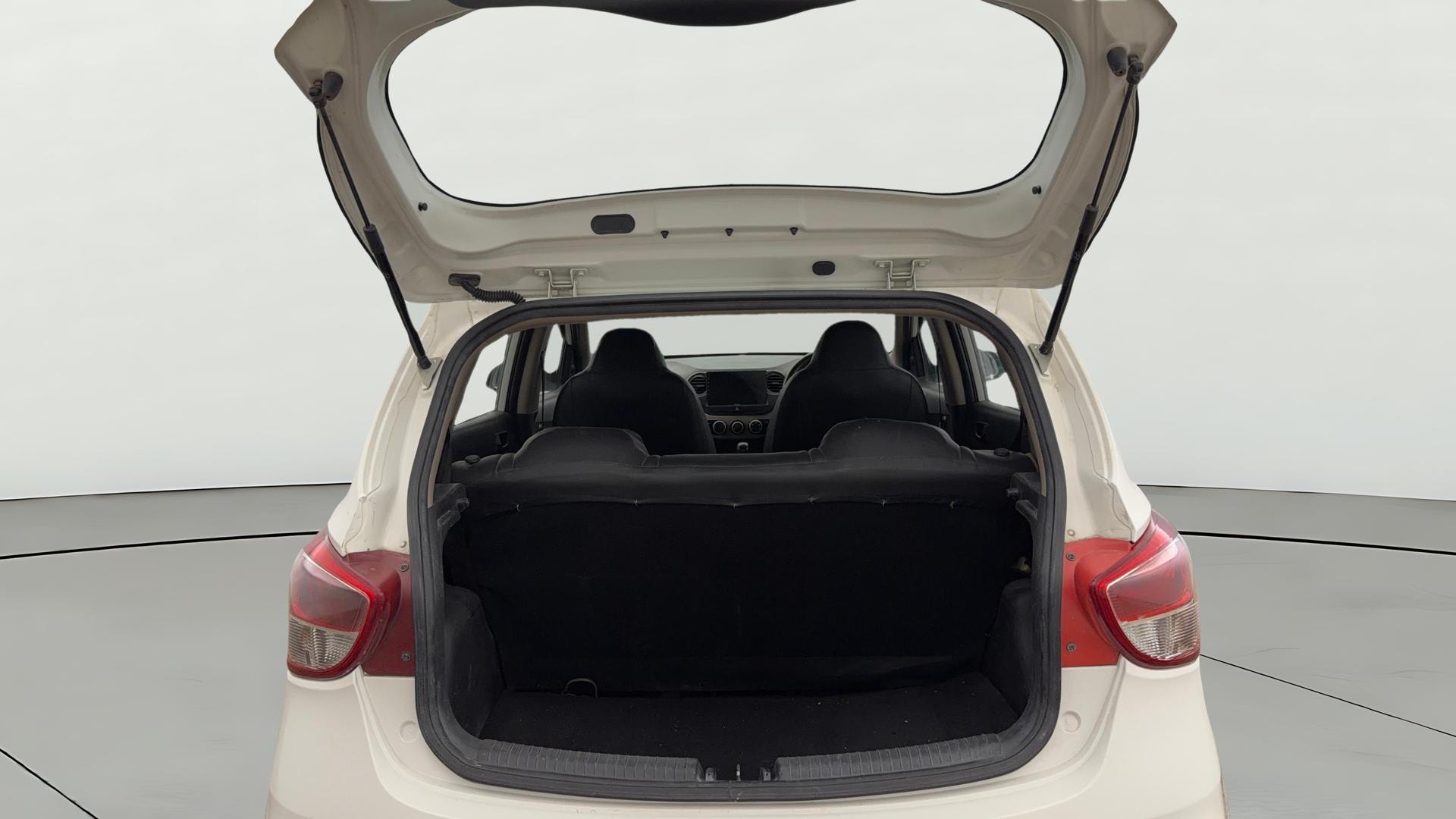 View 2017 Hyundai Grand i10 Magna 1.2 Kappa VTVT Image 38 Used 2017 Hyundai Grand i10 Magna 1.2 Kappa VTVT Image 38