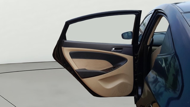 View Hyundai Fluidic Verna Image 22 Used Hyundai Fluidic Verna Image 22