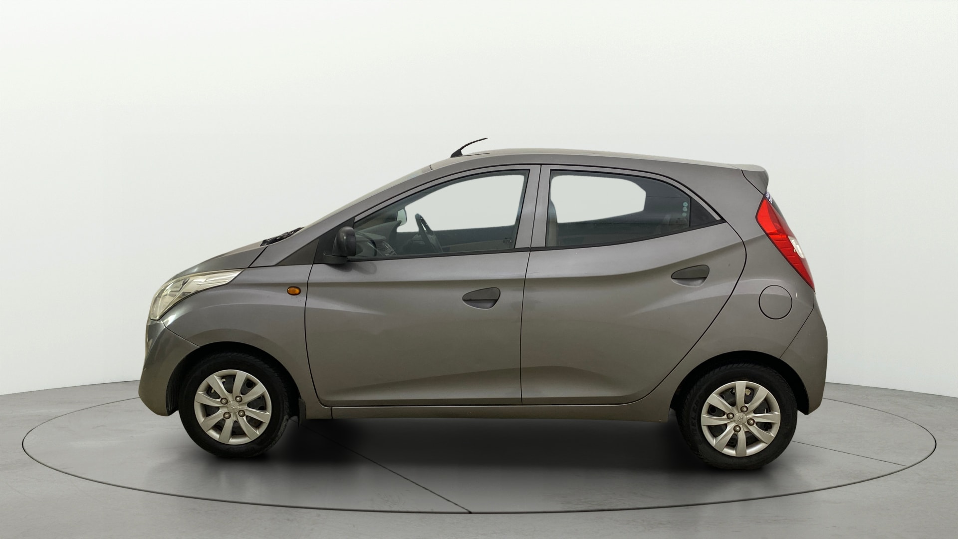 View 2013 Hyundai EON Magna Plus Image 5 Used 2013 Hyundai EON Magna Plus Image 5