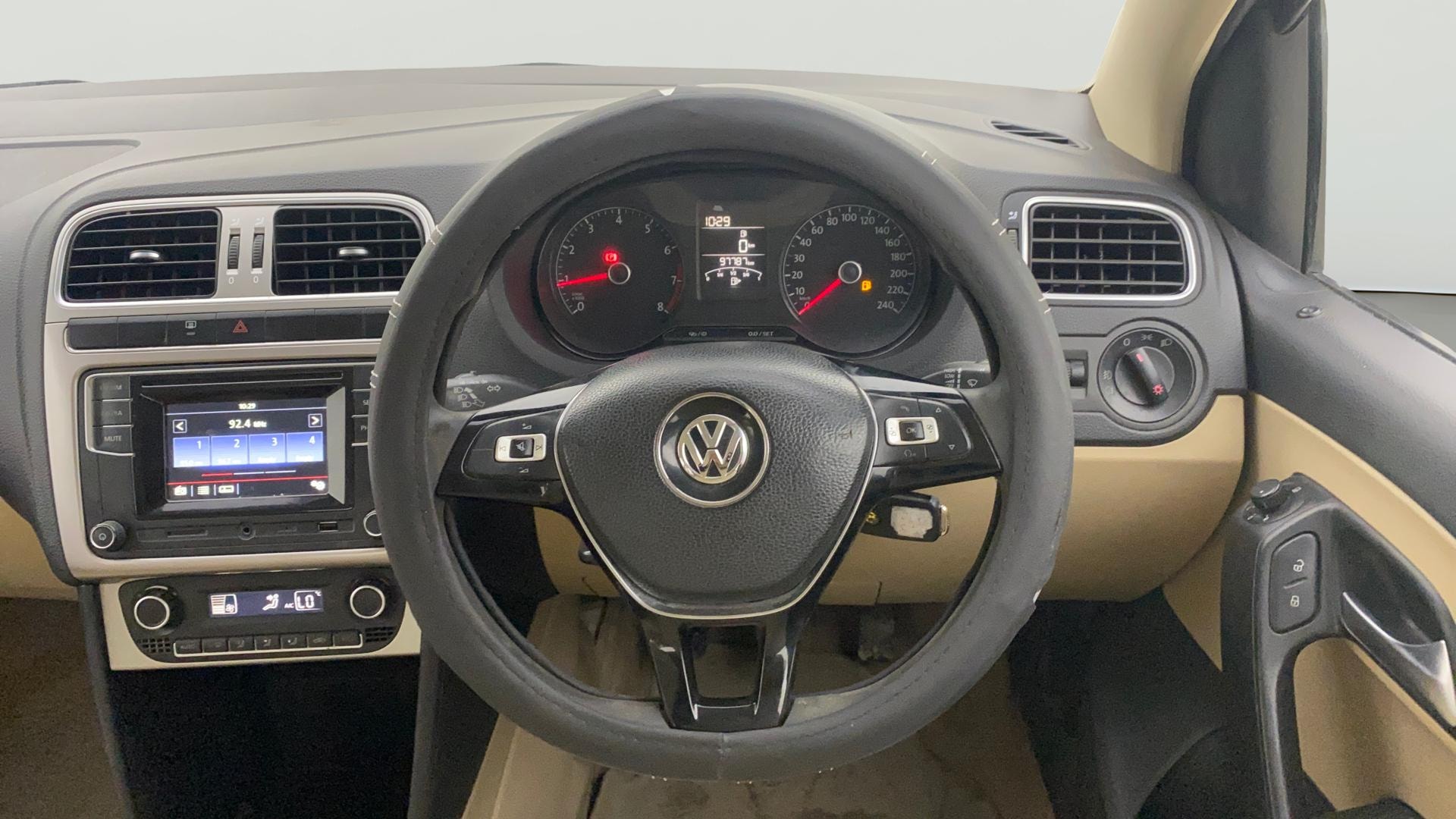 View 2017 Volkswagen Ameo 1.2L MPI Petrol Comfortline Image 12 Used 2017 Volkswagen Ameo 1.2L MPI Petrol Comfortline Image 12