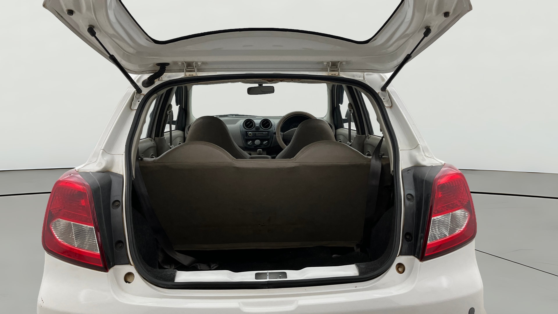 View 2015 Datsun Go T Image 37 Used 2015 Datsun Go T Image 37