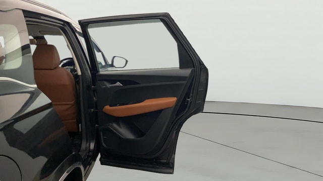 View MG Hector Plus Image 6 Used MG Hector Plus Image 6
