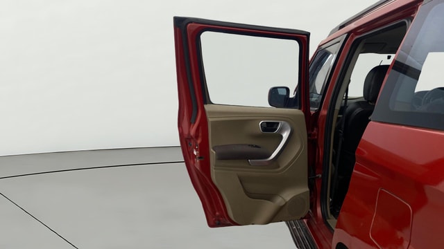 View Mahindra TUV300 Image 22 Used Mahindra TUV300 Image 22