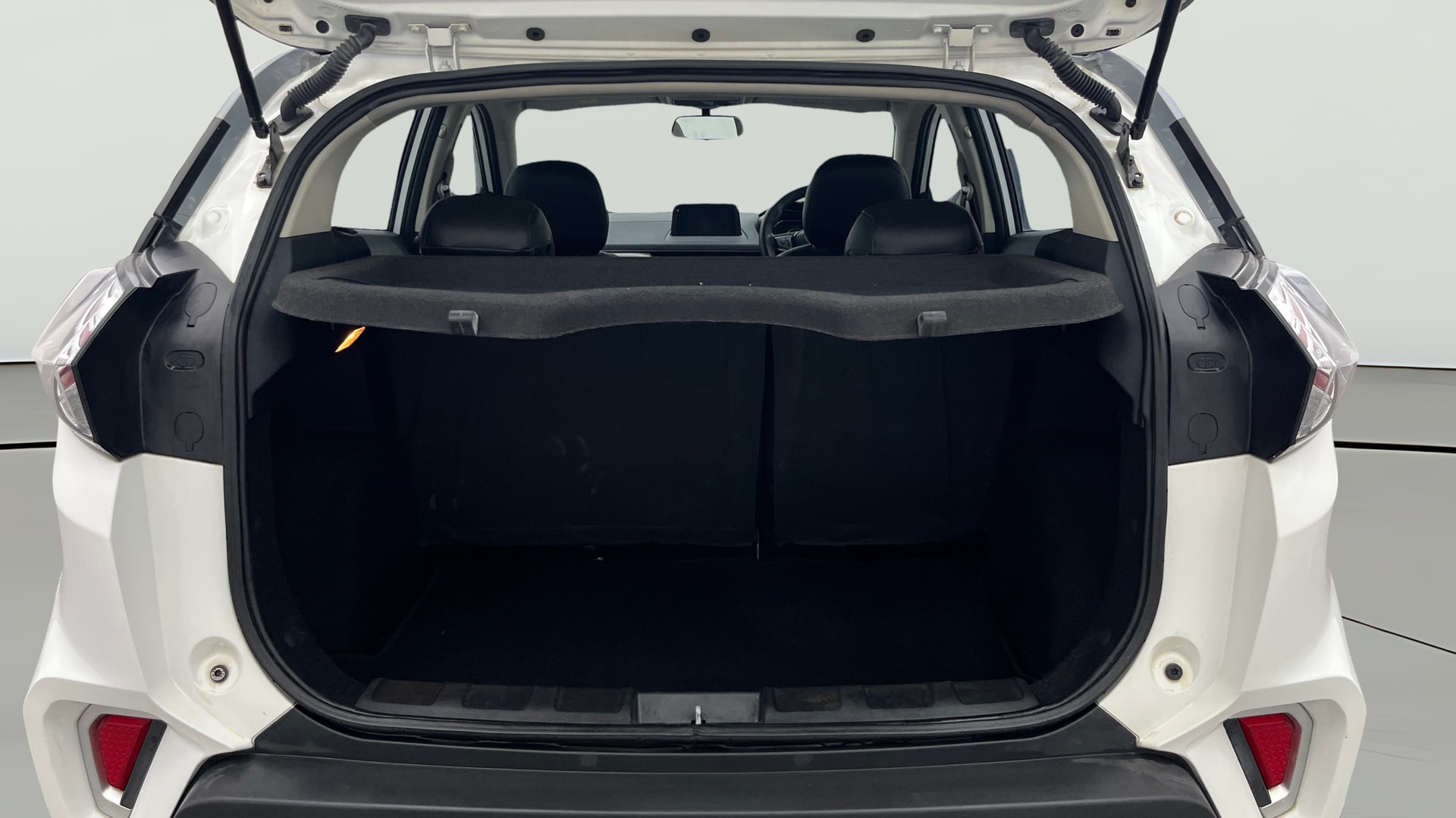 View 2021 Tata Nexon Revotron XE Image 38 Used 2021 Tata Nexon Revotron XE Image 38