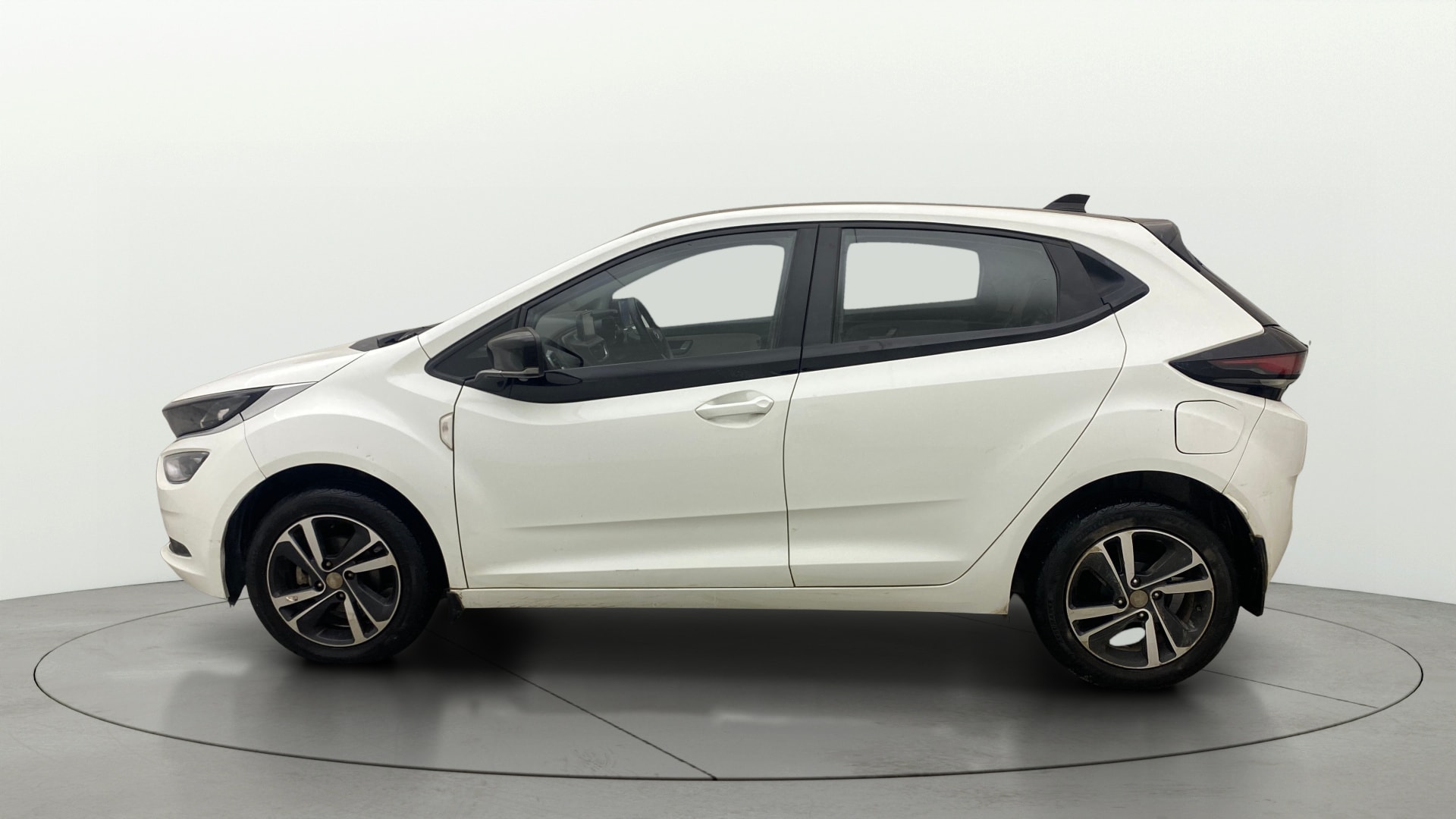 View 2023 Tata Altroz XZ Petrol Image 5 Used 2023 Tata Altroz XZ Petrol Image 5