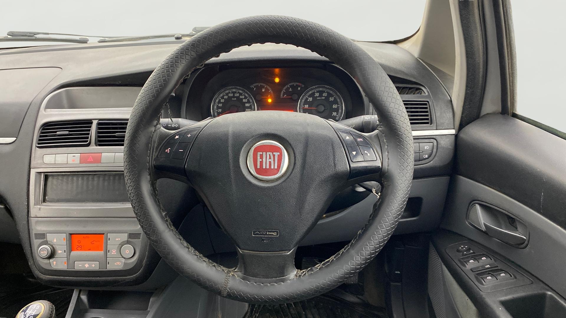 View 2014 Fiat Grande Punto 1.3 Emotion Pack 90 HP Image 12 Used 2014 Fiat Grande Punto 1.3 Emotion Pack 90 HP Image 12