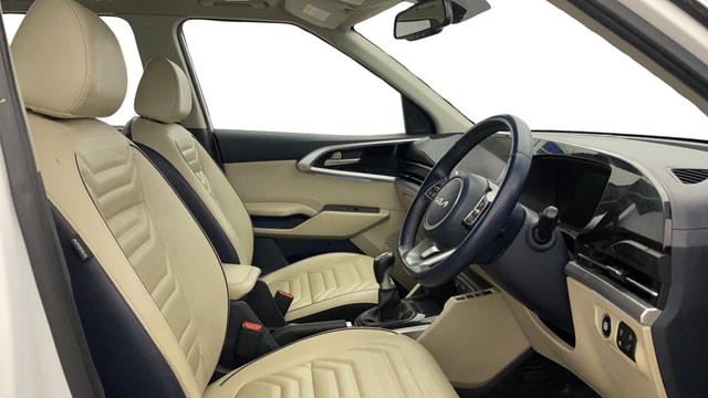 View Kia Carens Image 19 Used Kia Carens Image 19