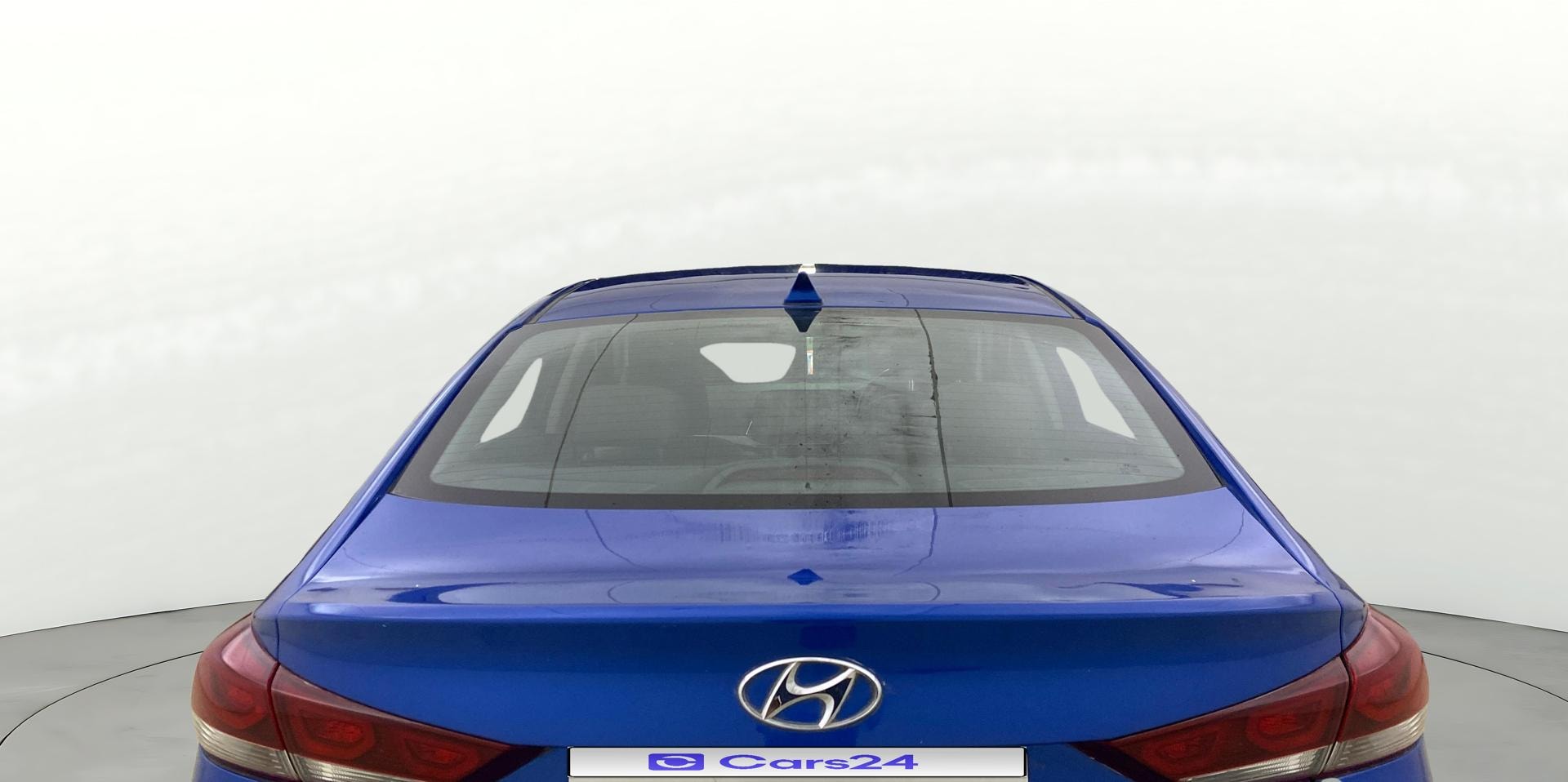 View 2018 Hyundai Elantra 1.6 CRDi S Image 5 Used 2018 Hyundai Elantra 1.6 CRDi S Image 5