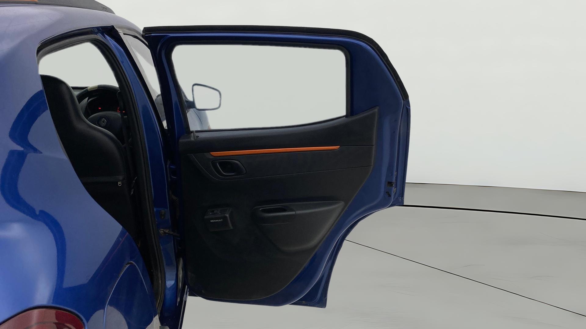 View 2019 Renault Kwid RXT 1.0 Driver Airbag Option Image 5 Used 2019 Renault Kwid RXT 1.0 Driver Airbag Option Image 5
