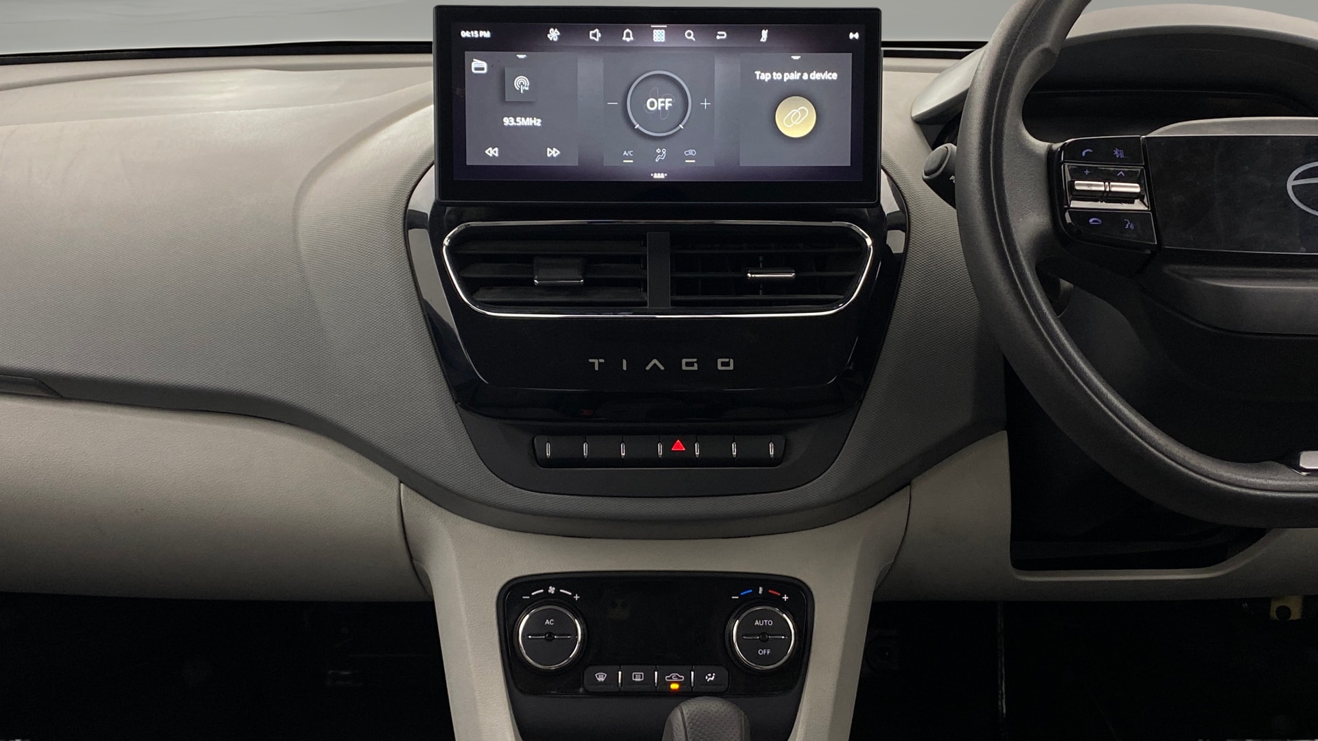 View 2025 Tata Tiago Revotorq XB Image 17 Used 2025 Tata Tiago Revotorq XB Image 17