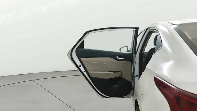 View Hyundai Verna Image 15 Used Hyundai Verna Image 15