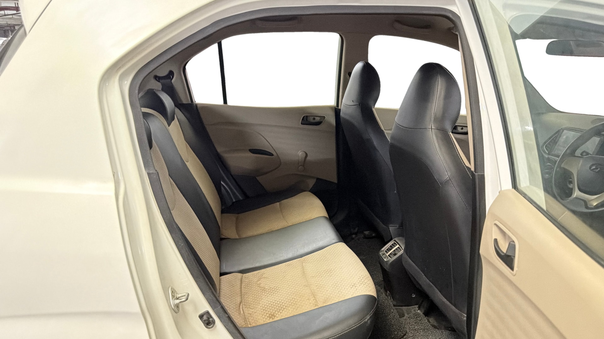 View 2019 Hyundai New Santro D-Lite Petrol Image 29 Used 2019 Hyundai New Santro D-Lite Petrol Image 29
