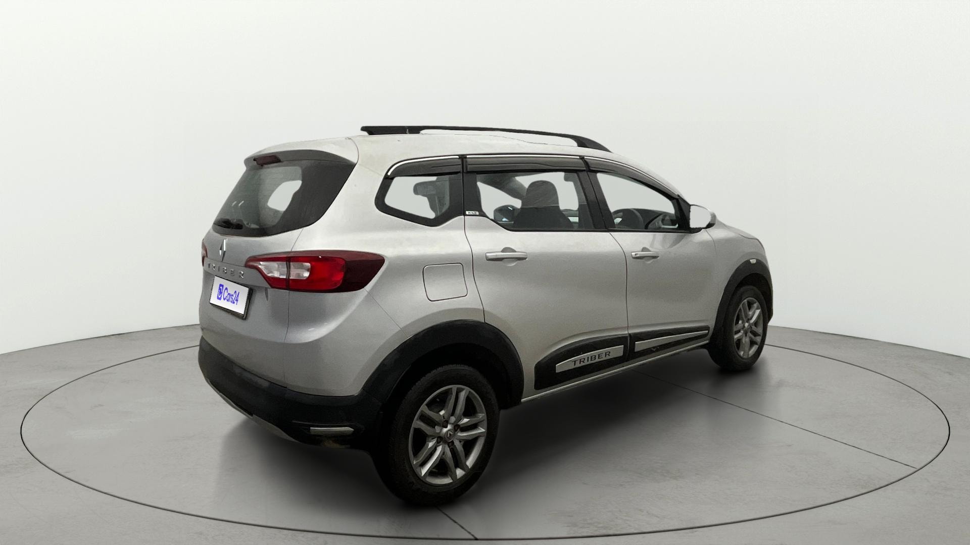 View 2020 Renault Triber RXZ Image 46 Used 2020 Renault Triber RXZ Image 46