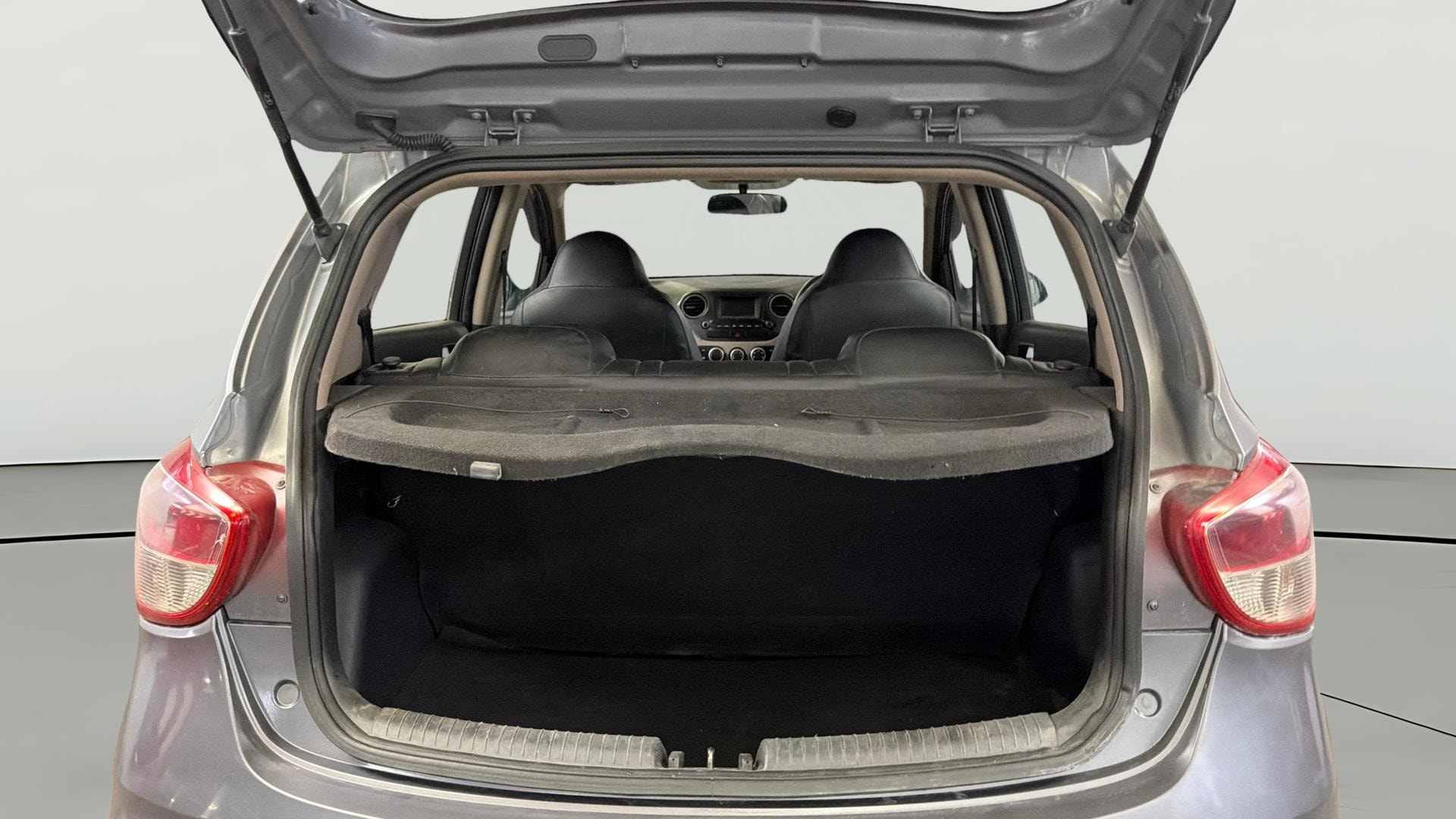 View 2018 Hyundai Grand i10 Sportz 1.2 Kappa Image 36 Used 2018 Hyundai Grand i10 Sportz 1.2 Kappa Image 36