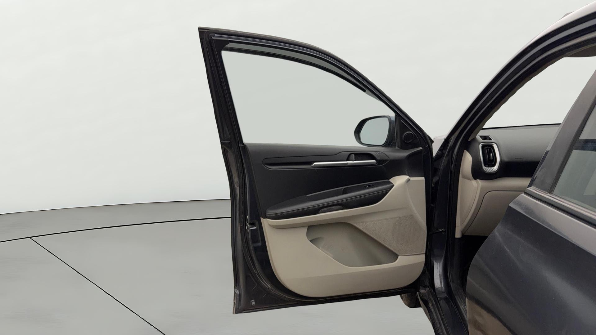 View 2020 Kia Sonet HTX iMT Petrol Image 33 Used 2020 Kia Sonet HTX iMT Petrol Image 33