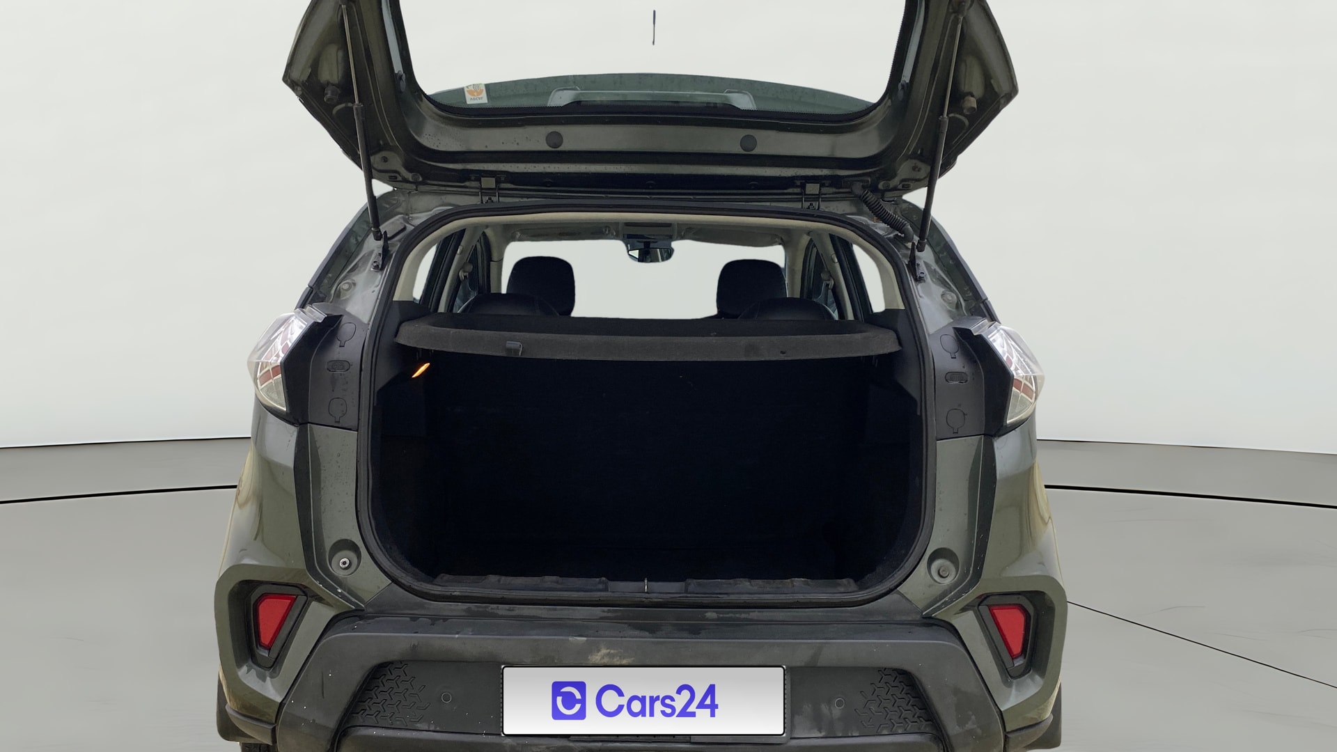 View 2022 Tata Nexon Revotorq XM Image 36 Used 2022 Tata Nexon Revotorq XM Image 36