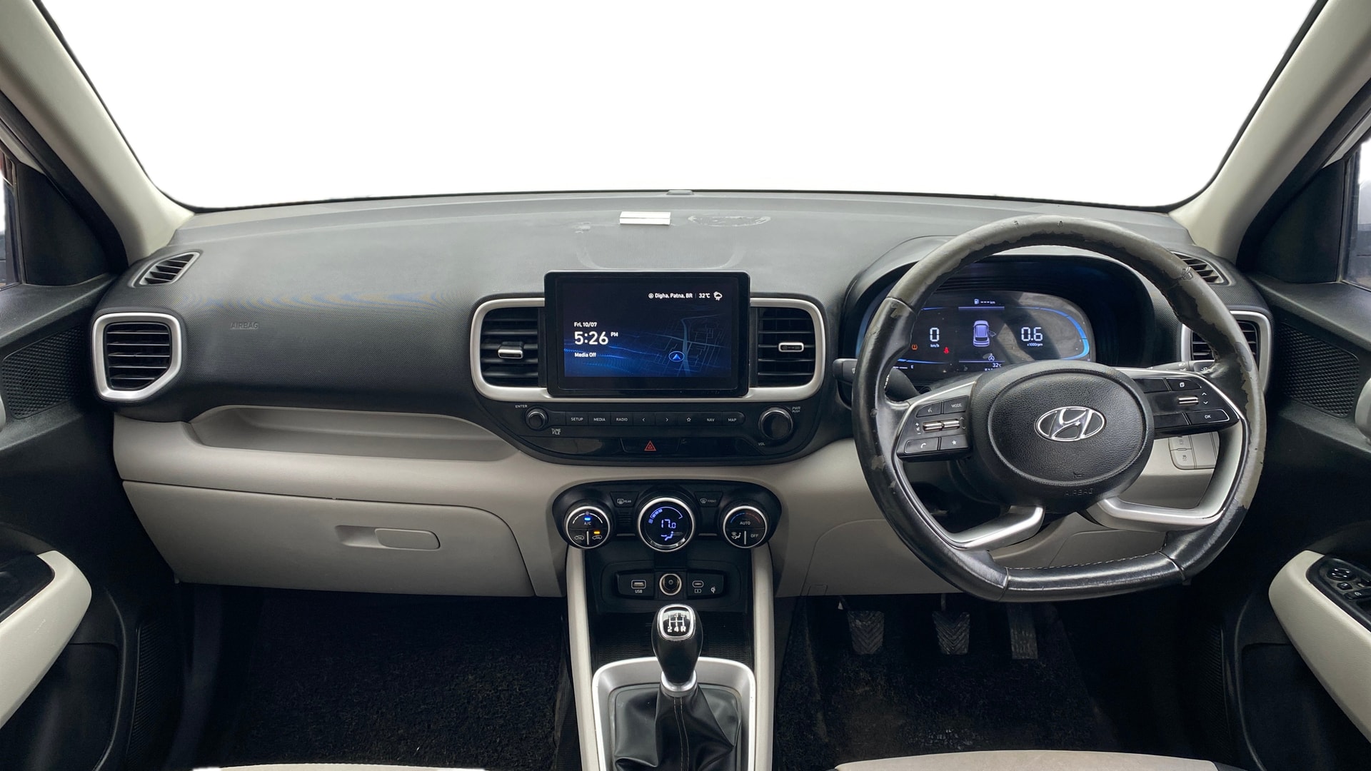 View 2023 Hyundai Venue SX 1.2 Petrol MT Image 15 Used 2023 Hyundai Venue SX 1.2 Petrol MT Image 15