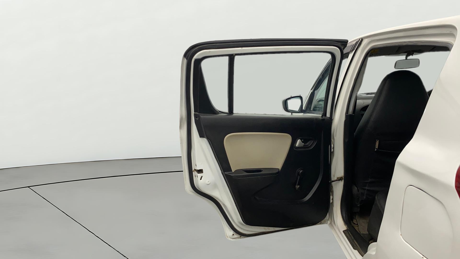 View 2020 Maruti Suzuki 1000 Base Variant Image 22 Used 2020 Maruti Suzuki 1000 Base Variant Image 22